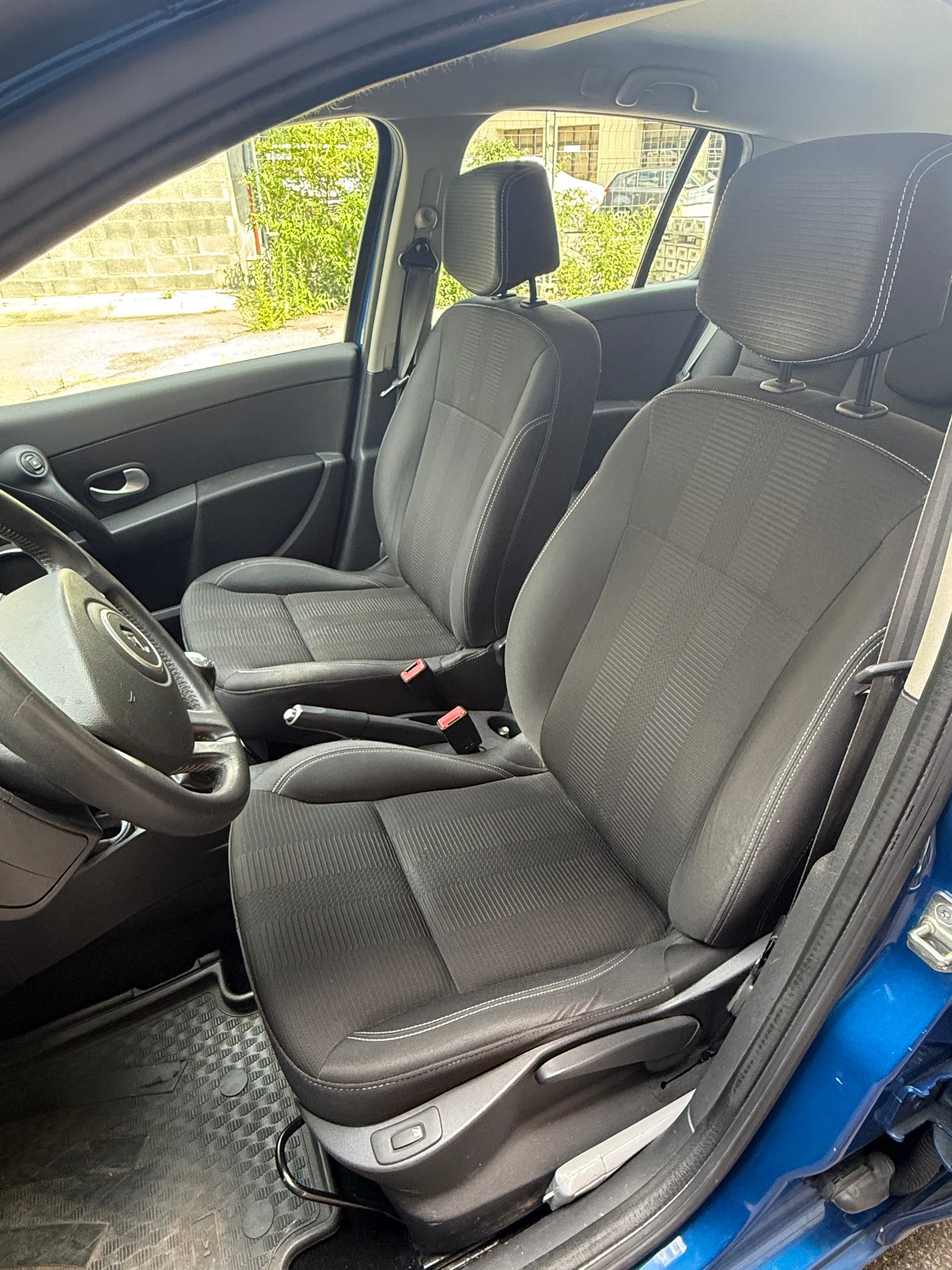 RENAULT Clio Grandtour 1.2 16V Turbo Dynamique-image-8