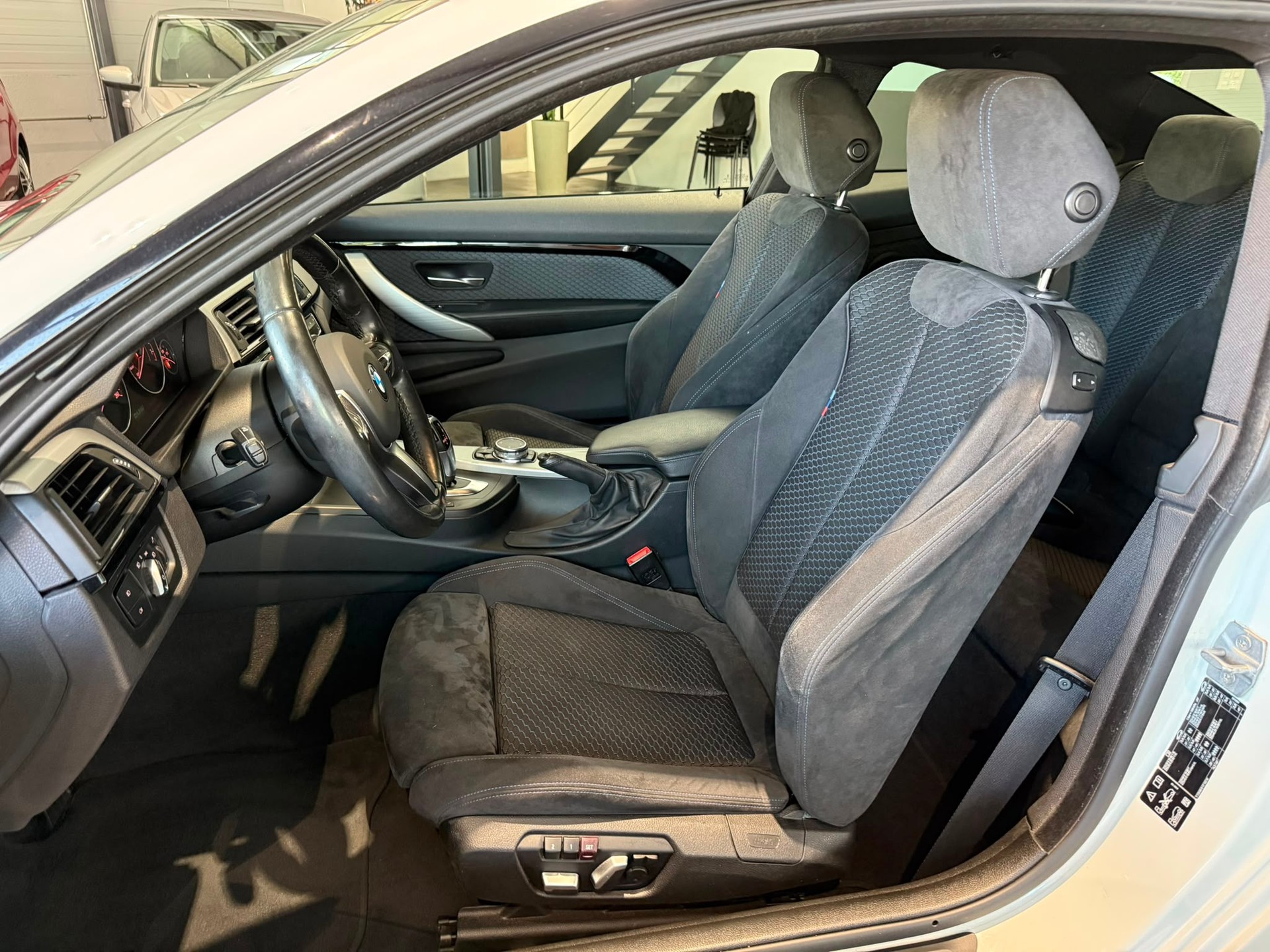 BMW 440i Coupé xDrive M Sport Steptronic-image-8