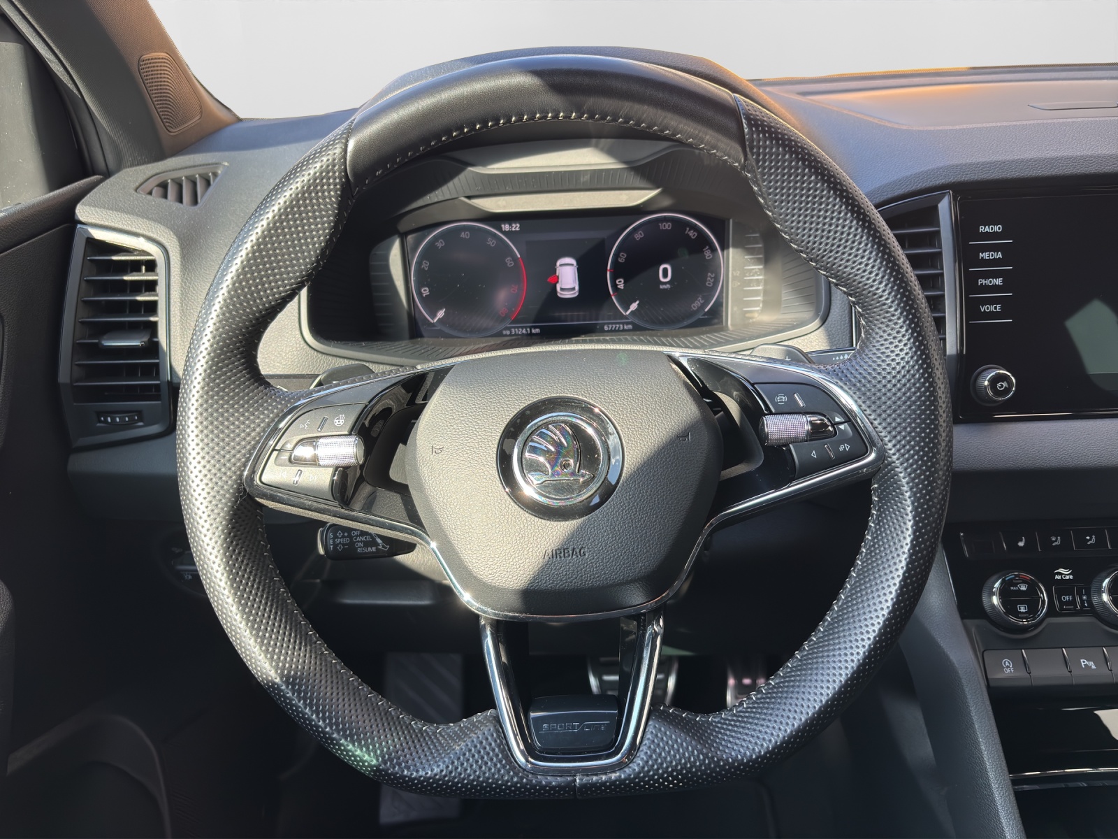 SKODA Karoq 2.0 TSI SportLine 4x4 DSG-image-7
