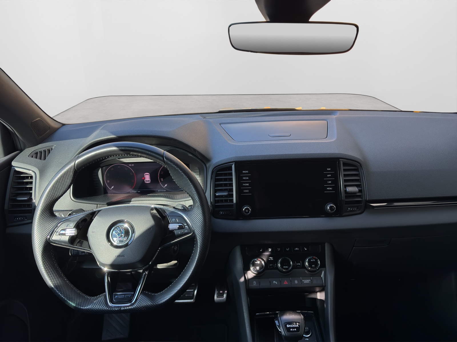 SKODA Karoq 2.0 TSI SportLine 4x4 DSG-image-6