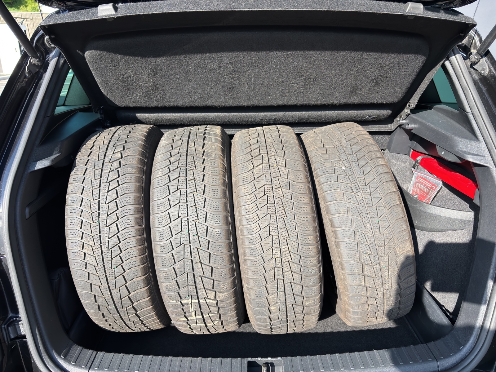 SKODA Karoq 2.0 TSI SportLine 4x4 DSG-image-12