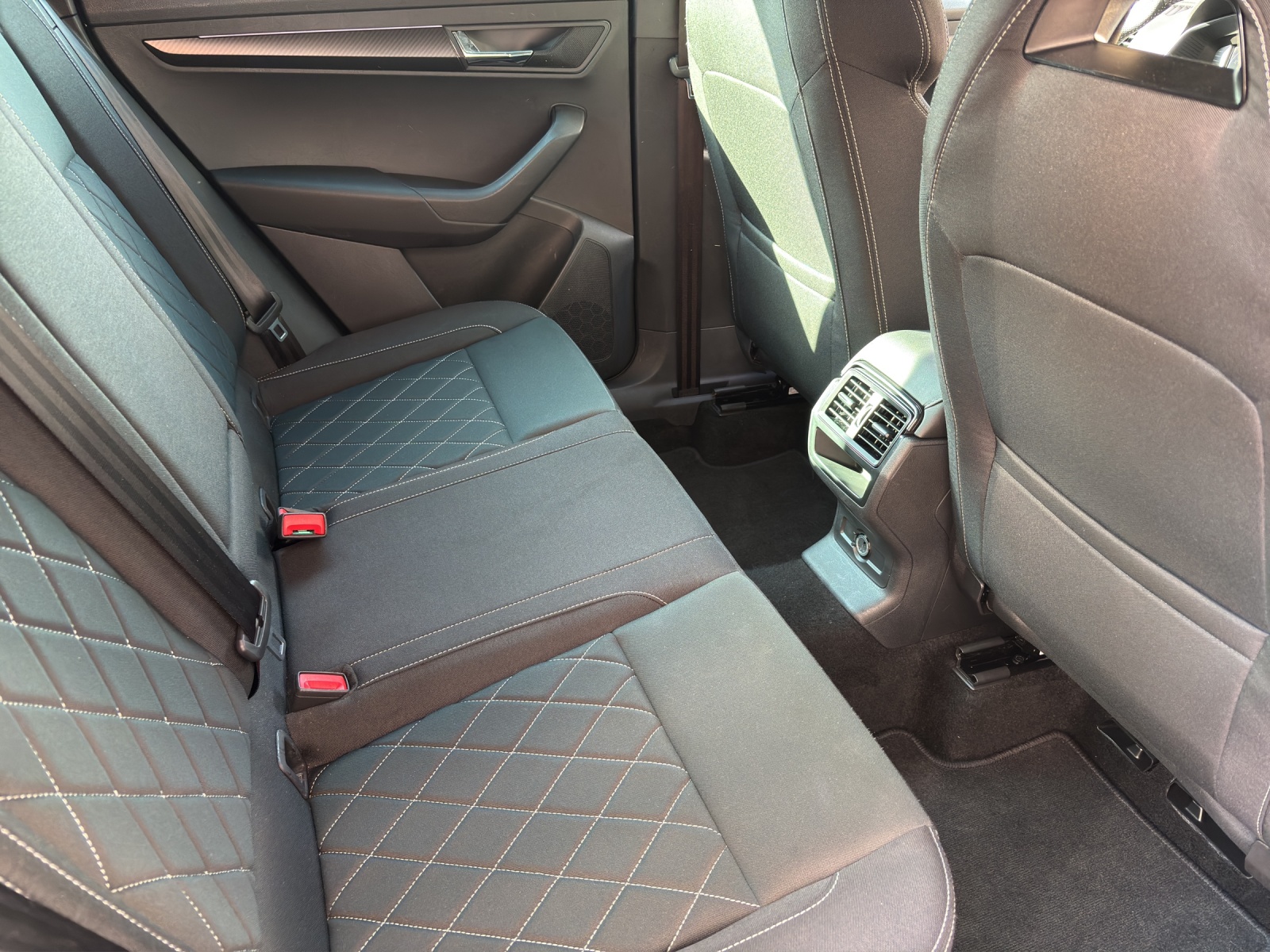 SKODA Karoq 2.0 TSI SportLine 4x4 DSG-image-5