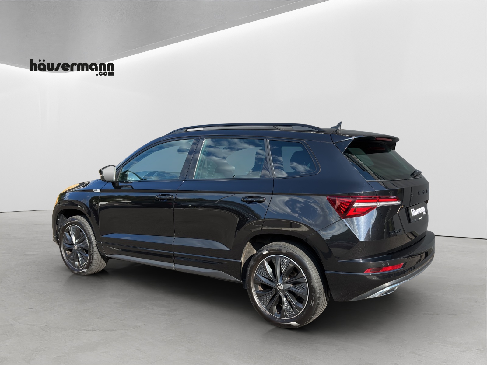 SKODA Karoq 2.0 TSI SportLine 4x4 DSG-image-2
