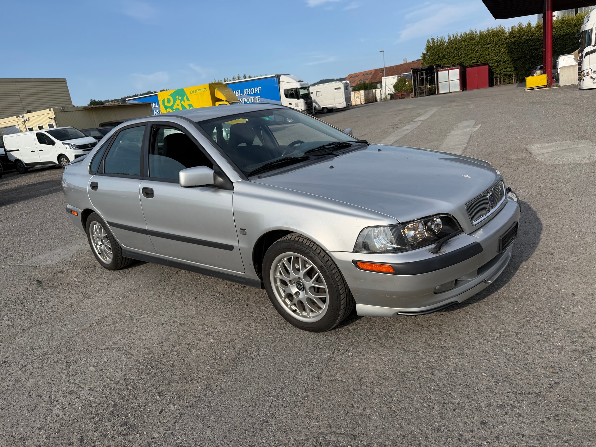 VOLVO S40 2.0T-image-1