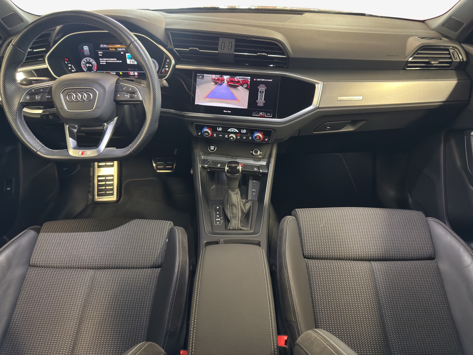 AUDI Q3 40 TFSI S line quattro S-tronic-image-10