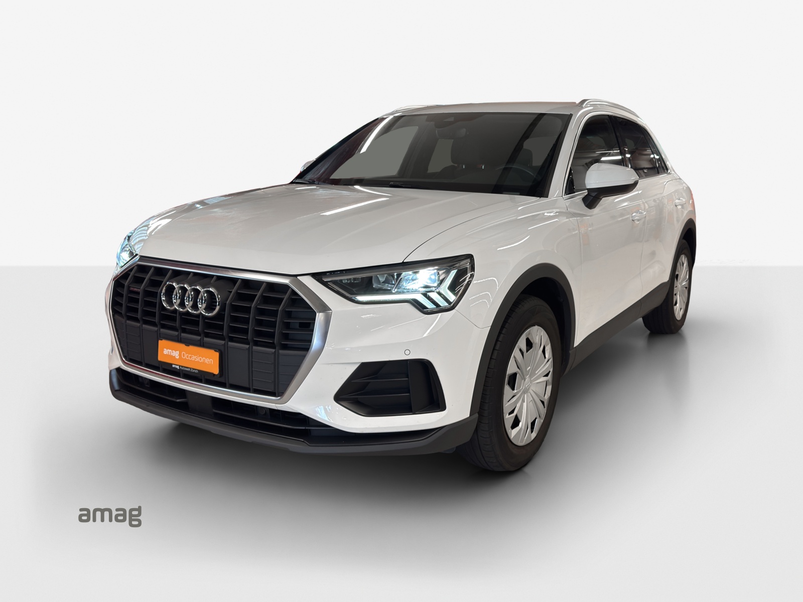 AUDI Q3 40 TFSI S line quattro S-tronic-image-0