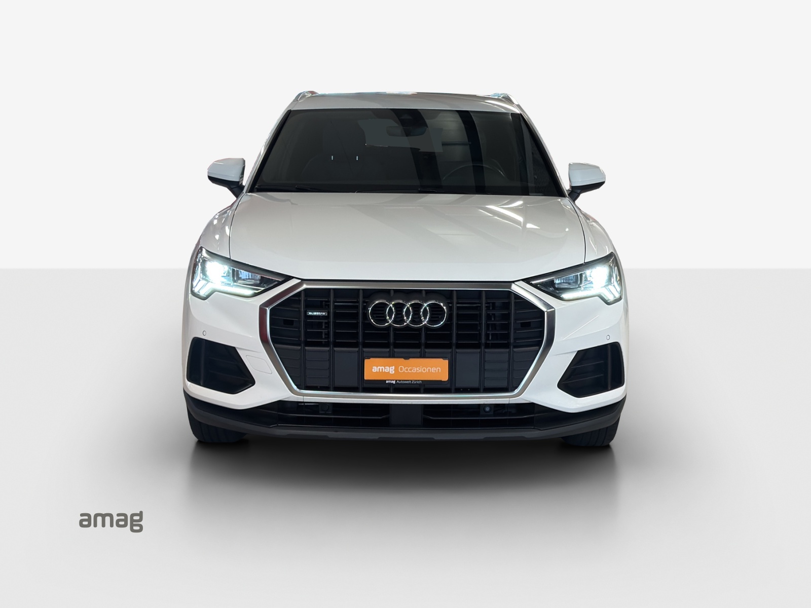 AUDI Q3 40 TFSI S line quattro S-tronic-image-6