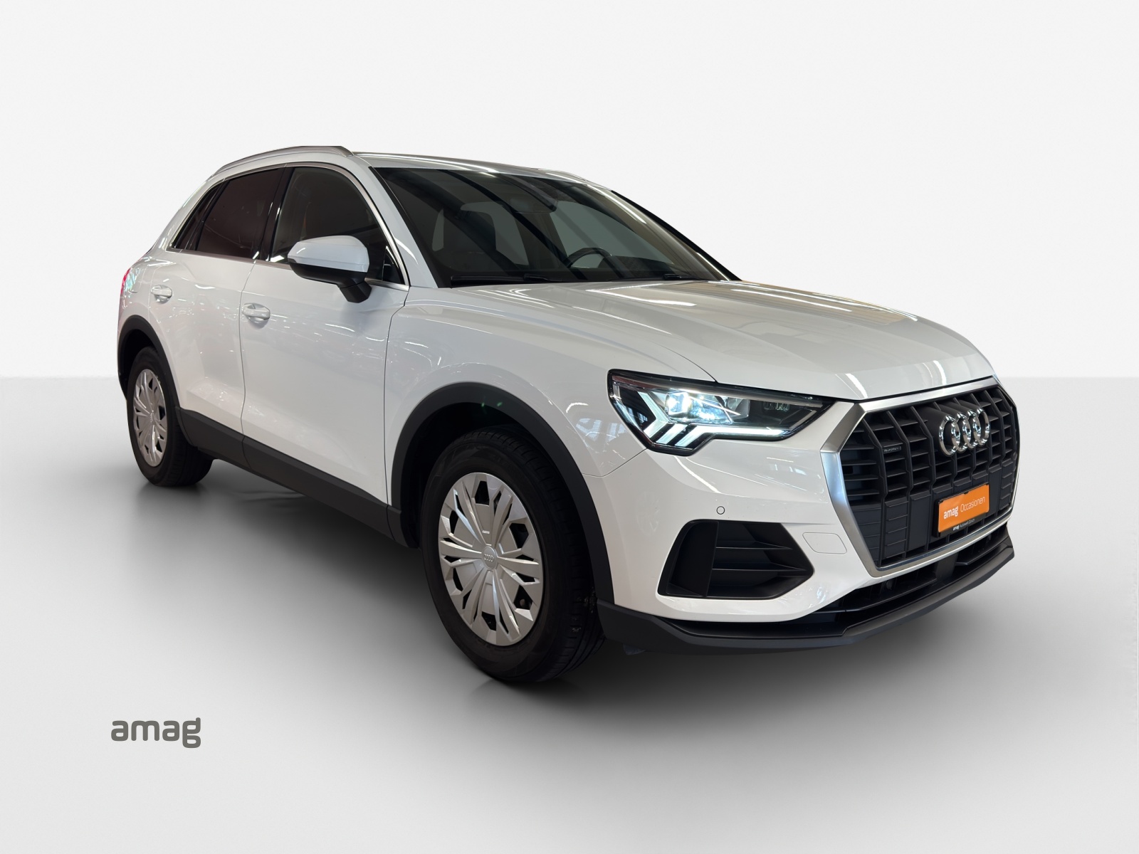 AUDI Q3 40 TFSI S line quattro S-tronic-image-5