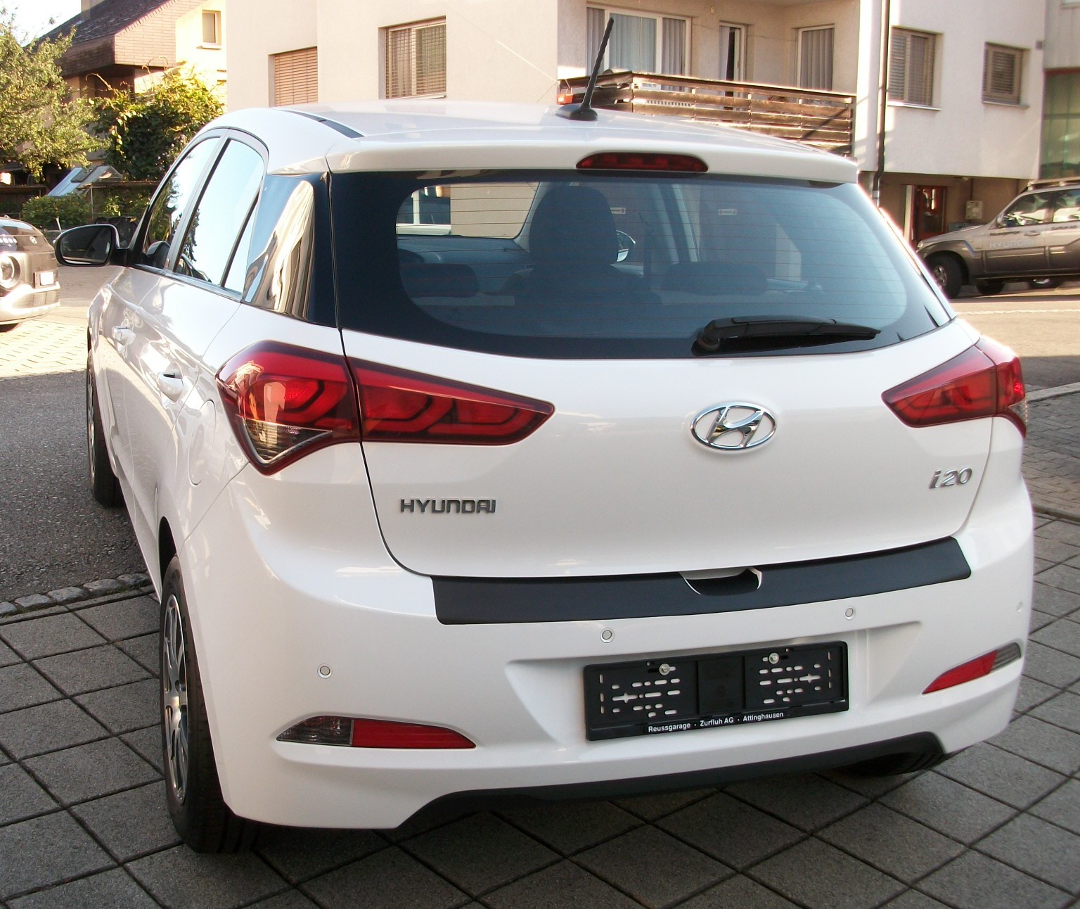 HYUNDAI i20 1.0 T-GDi Amplia-image-5