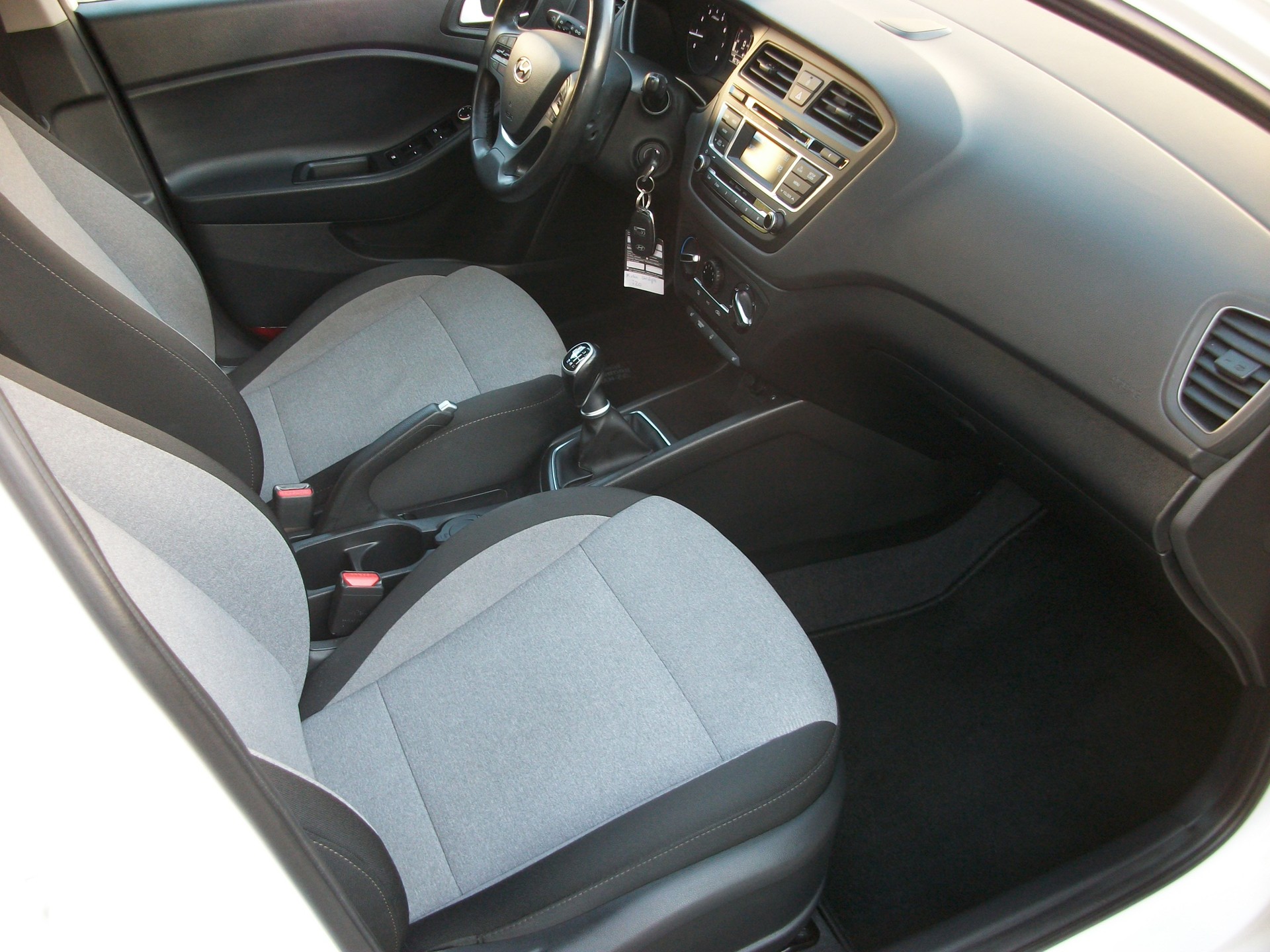 HYUNDAI i20 1.0 T-GDi Amplia-image-13