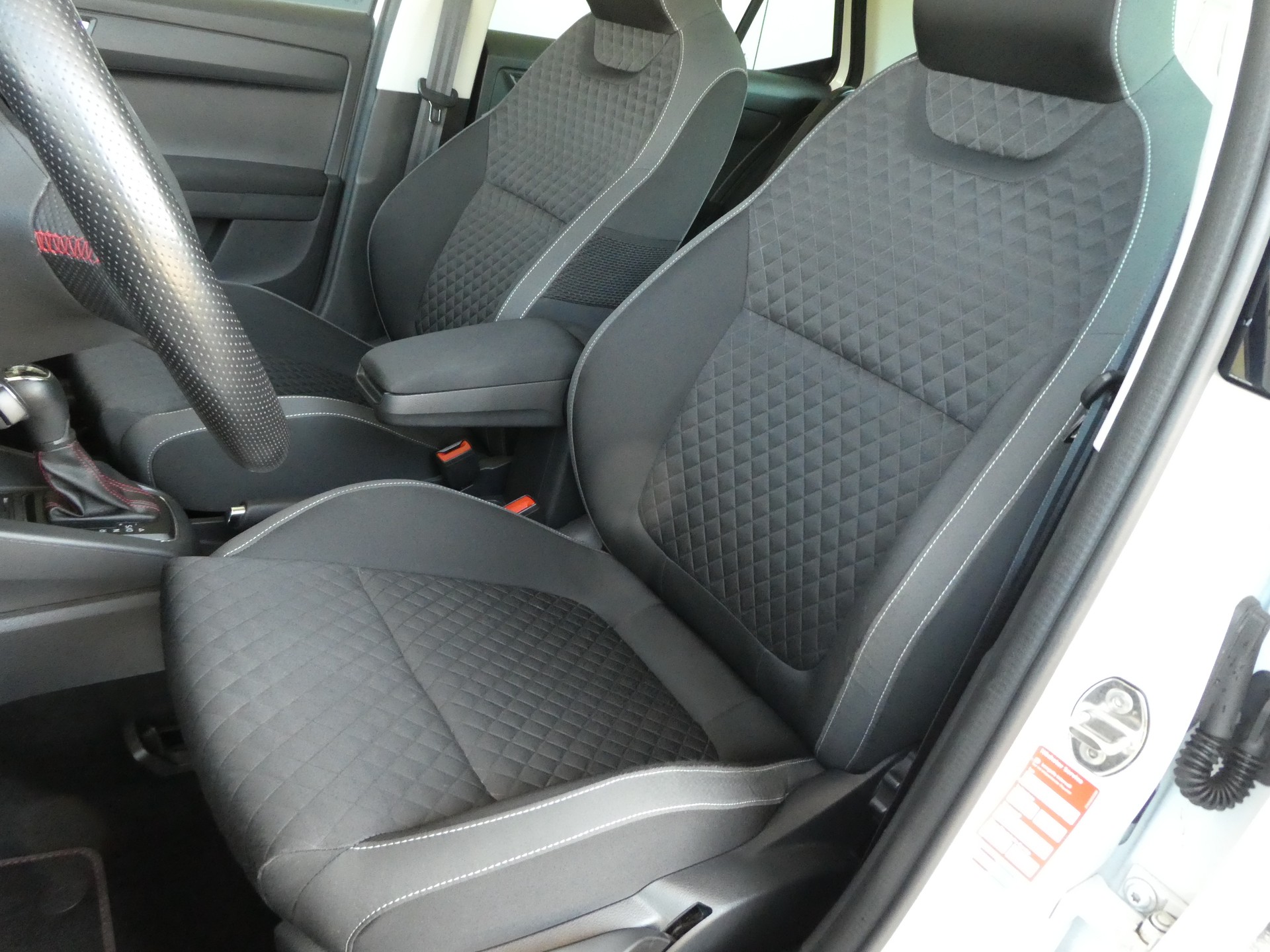 SKODA Fabia 1.0 TSI Monte Carlo DSG-image-10