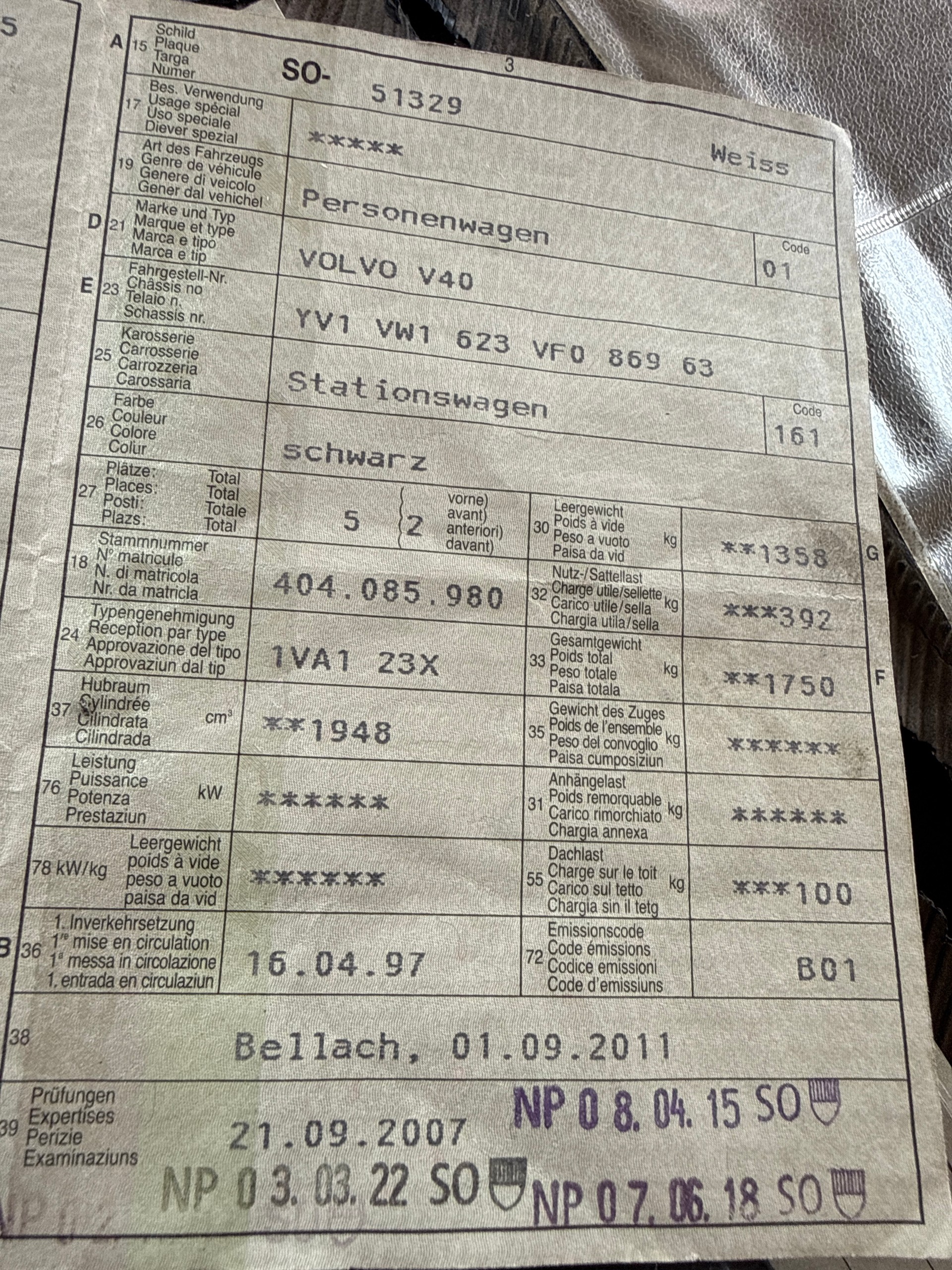 VOLVO V40 2.0-image-12