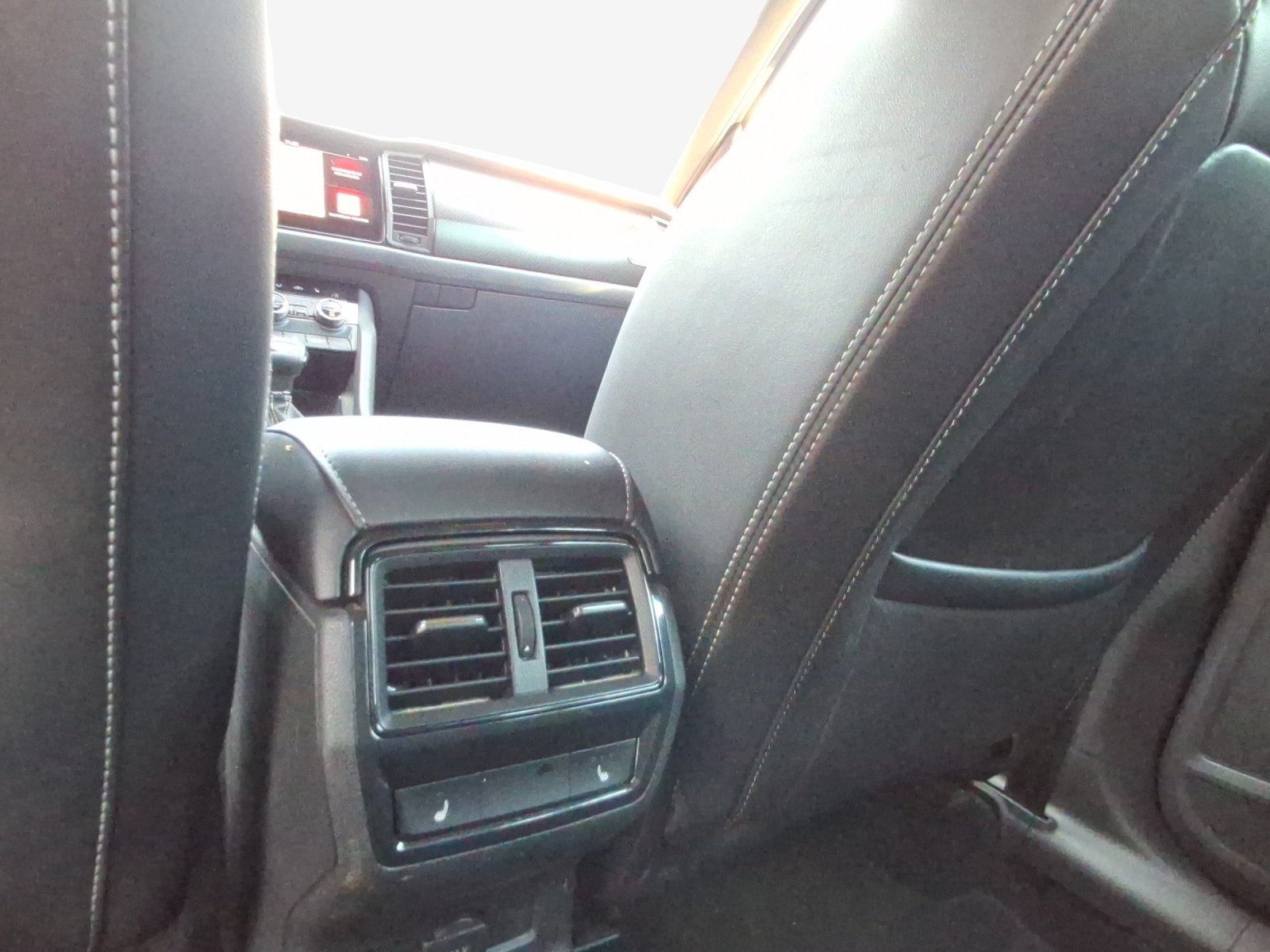 SKODA Kodiaq 2.0 TDI CR Sport Line 4x4 DSG-image-13