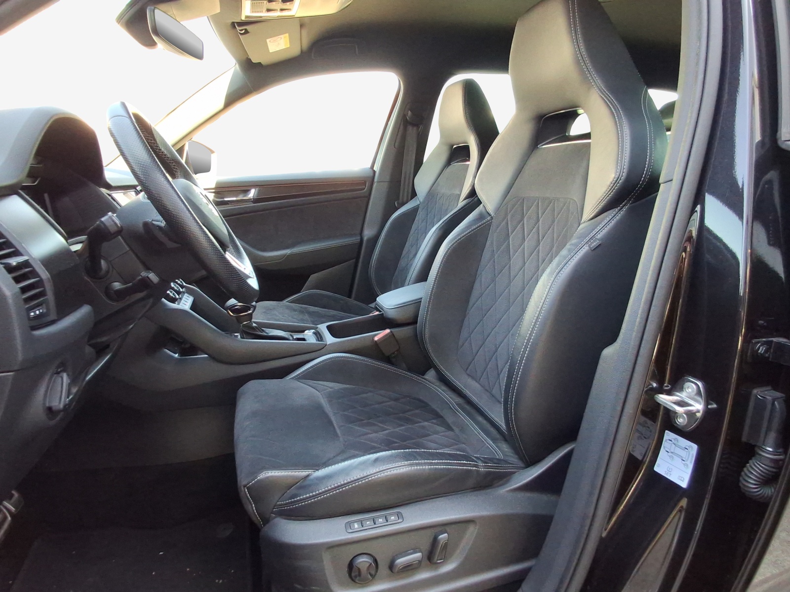 SKODA Kodiaq 2.0 TDI CR Sport Line 4x4 DSG-image-7