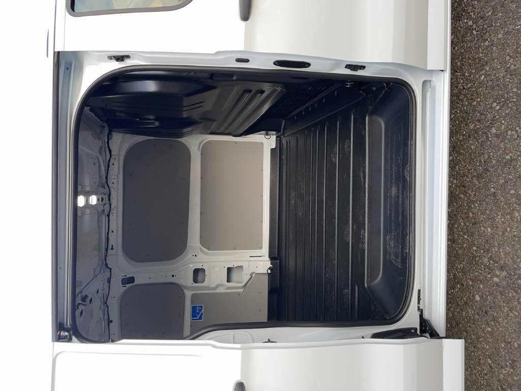 FORD Transit Custom Van 320 L2 2.5 Duratec 233 Trend PHEV-image-9