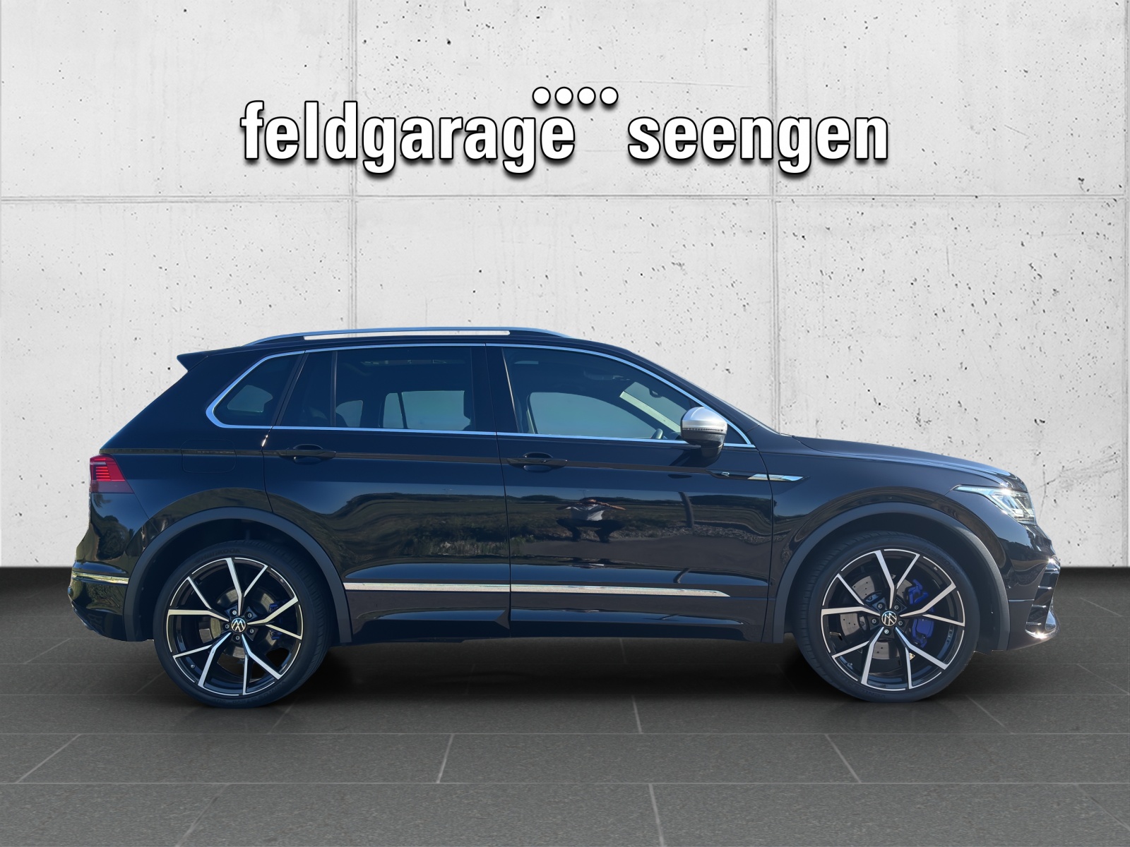 VW Tiguan 2.0TSI R 4Motion DSG mit AHK, Panorama-Ausstell-/Schiebedach & Winterräder-image-3