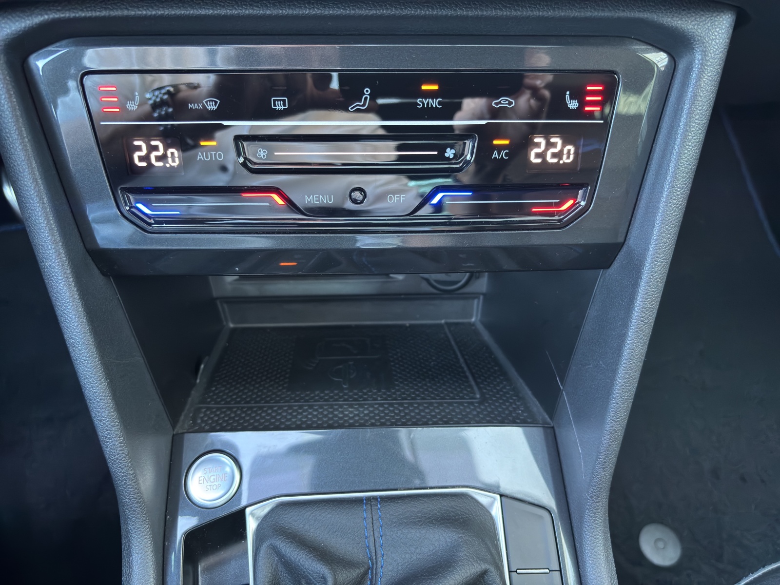 VW Tiguan 2.0TSI R 4Motion DSG mit AHK, Panorama-Ausstell-/Schiebedach & Winterräder-image-17