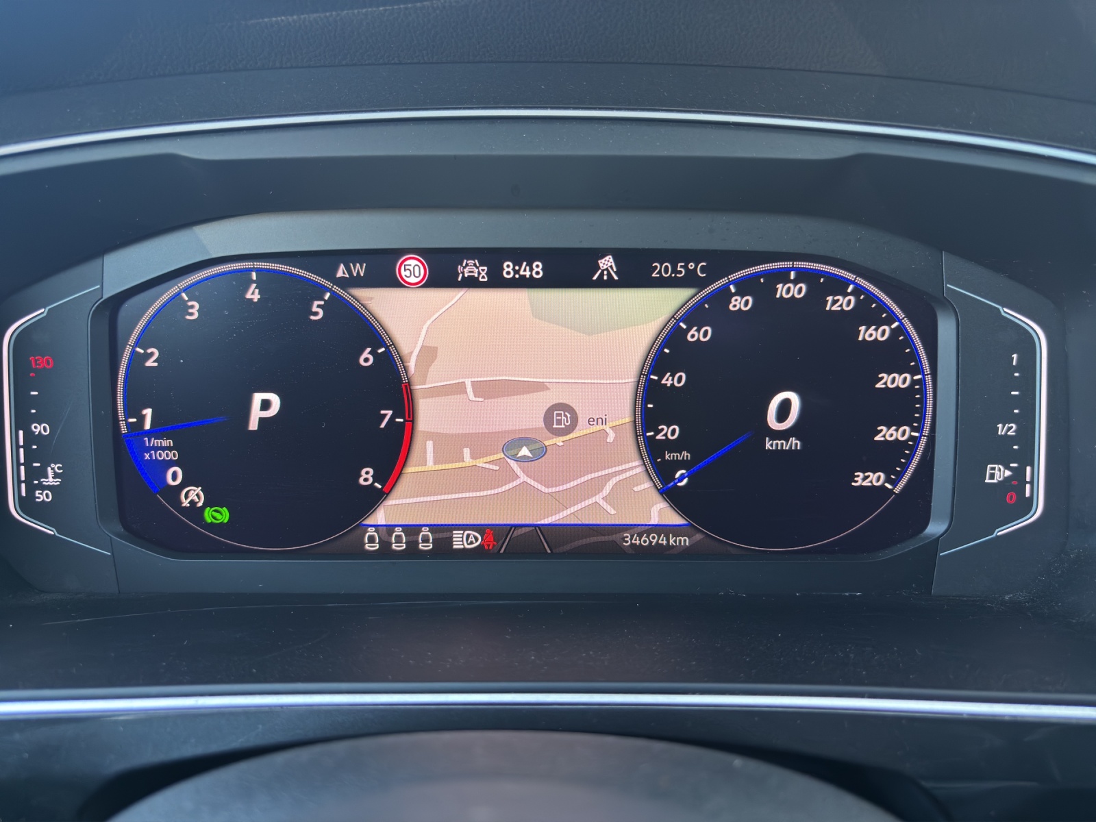 VW Tiguan 2.0TSI R 4Motion DSG mit AHK, Panorama-Ausstell-/Schiebedach & Winterräder-image-15
