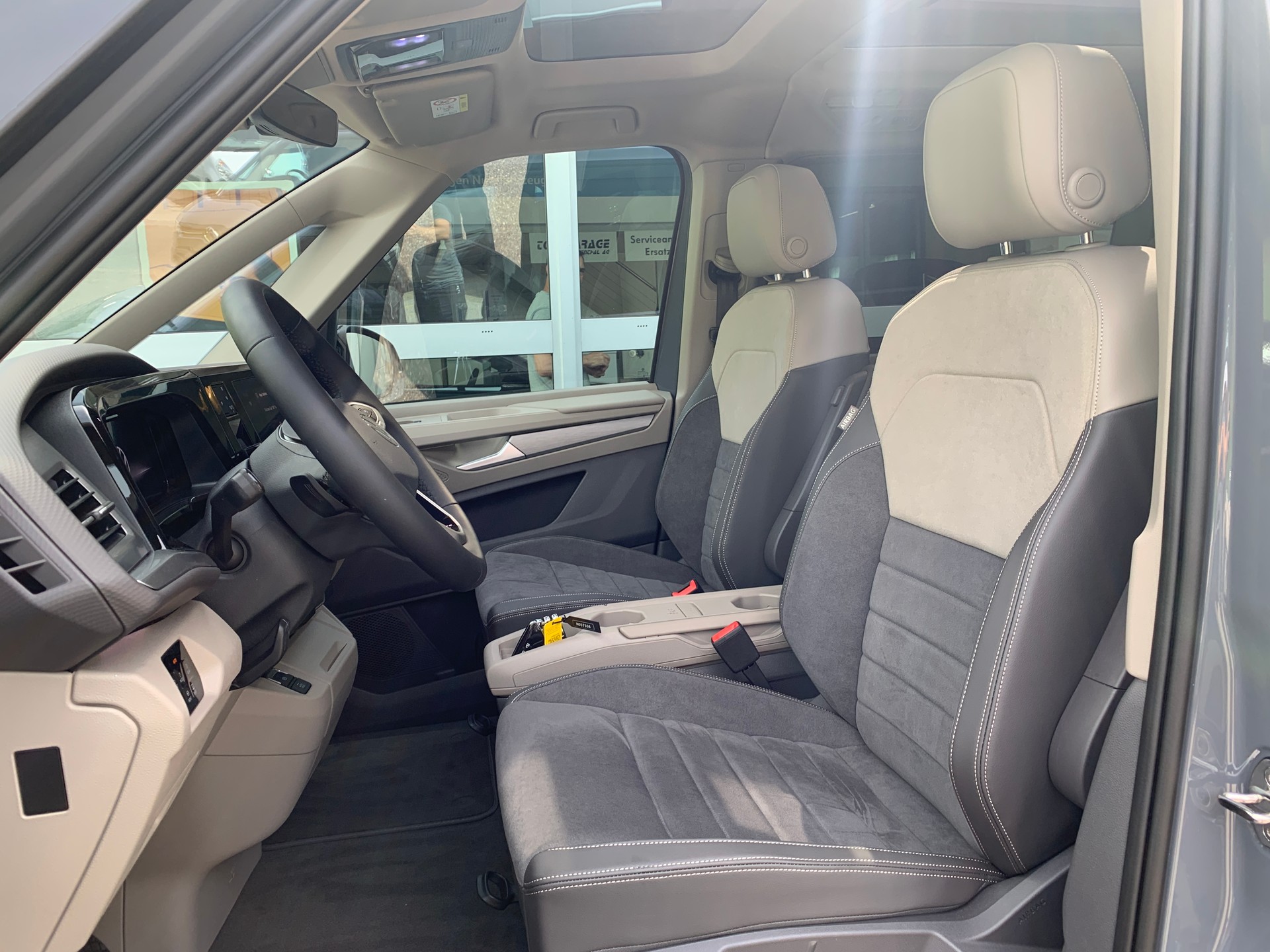 VW Multivan 1.5 eHybrid Life Edition 4Motion DSG-image-9