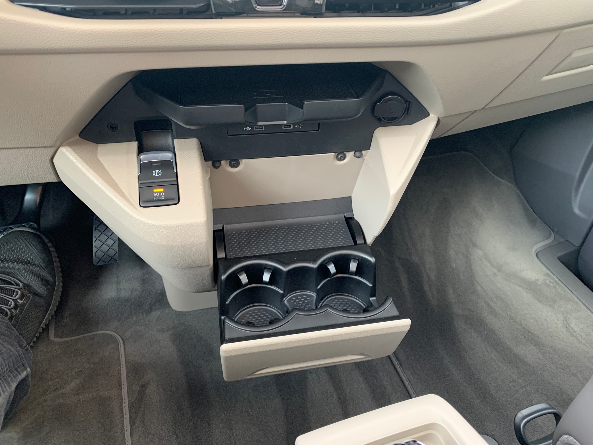 VW Multivan 1.5 eHybrid Life Edition 4Motion DSG-image-15