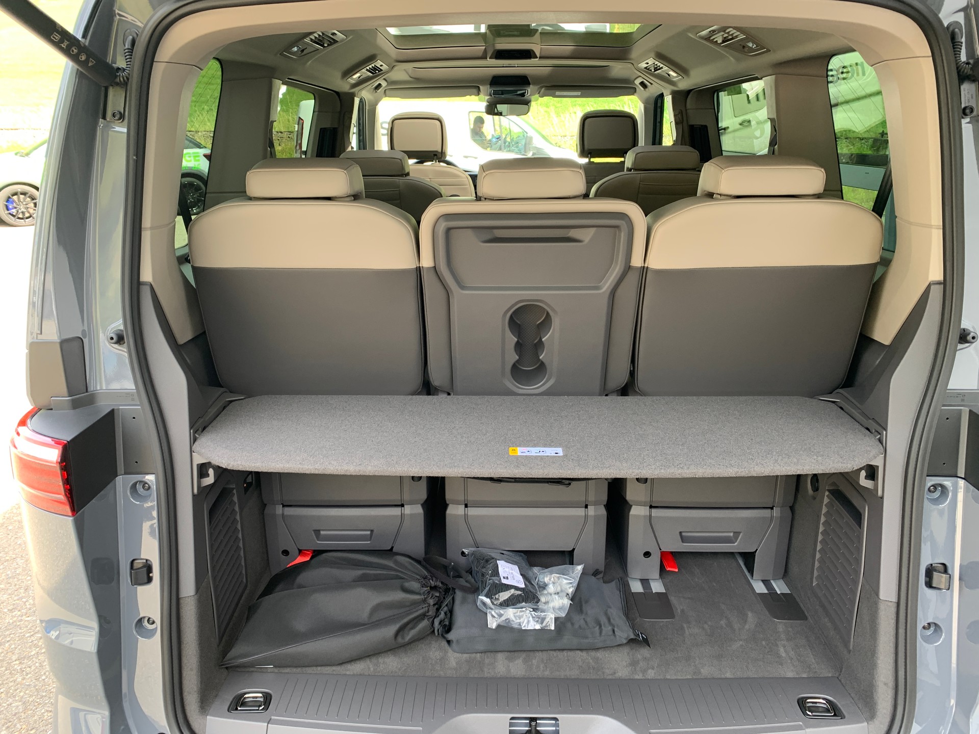 VW Multivan 1.5 eHybrid Life Edition 4Motion DSG-image-18