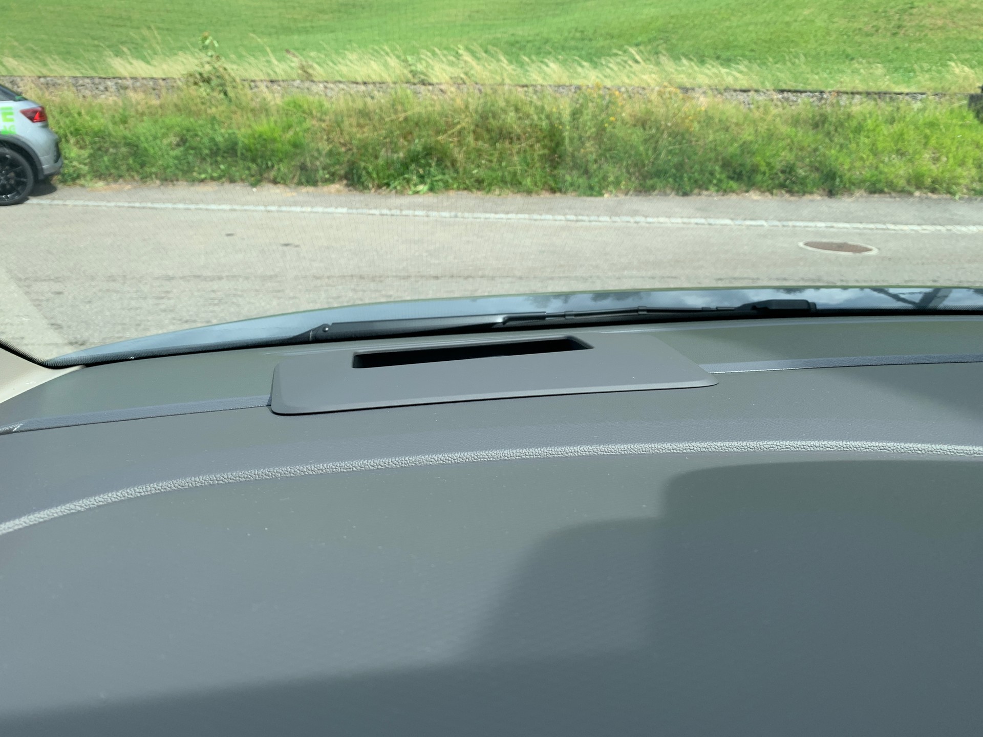 VW Multivan 1.5 eHybrid Life Edition 4Motion DSG-image-11