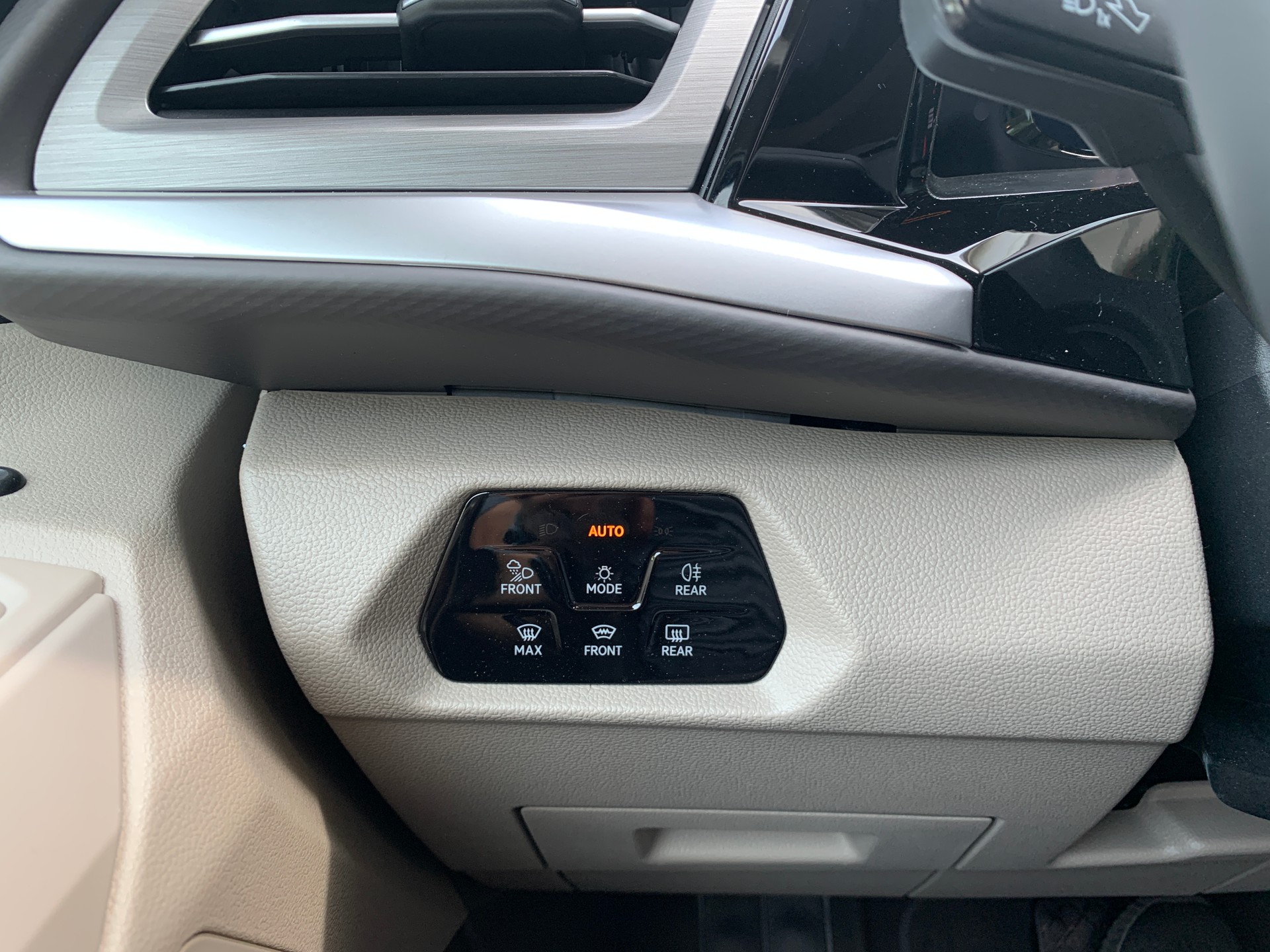 VW Multivan 1.5 eHybrid Life Edition 4Motion DSG-image-10