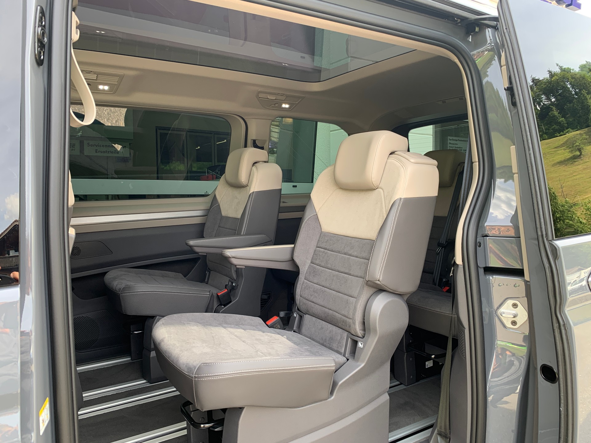 VW Multivan 1.5 eHybrid Life Edition 4Motion DSG-image-17