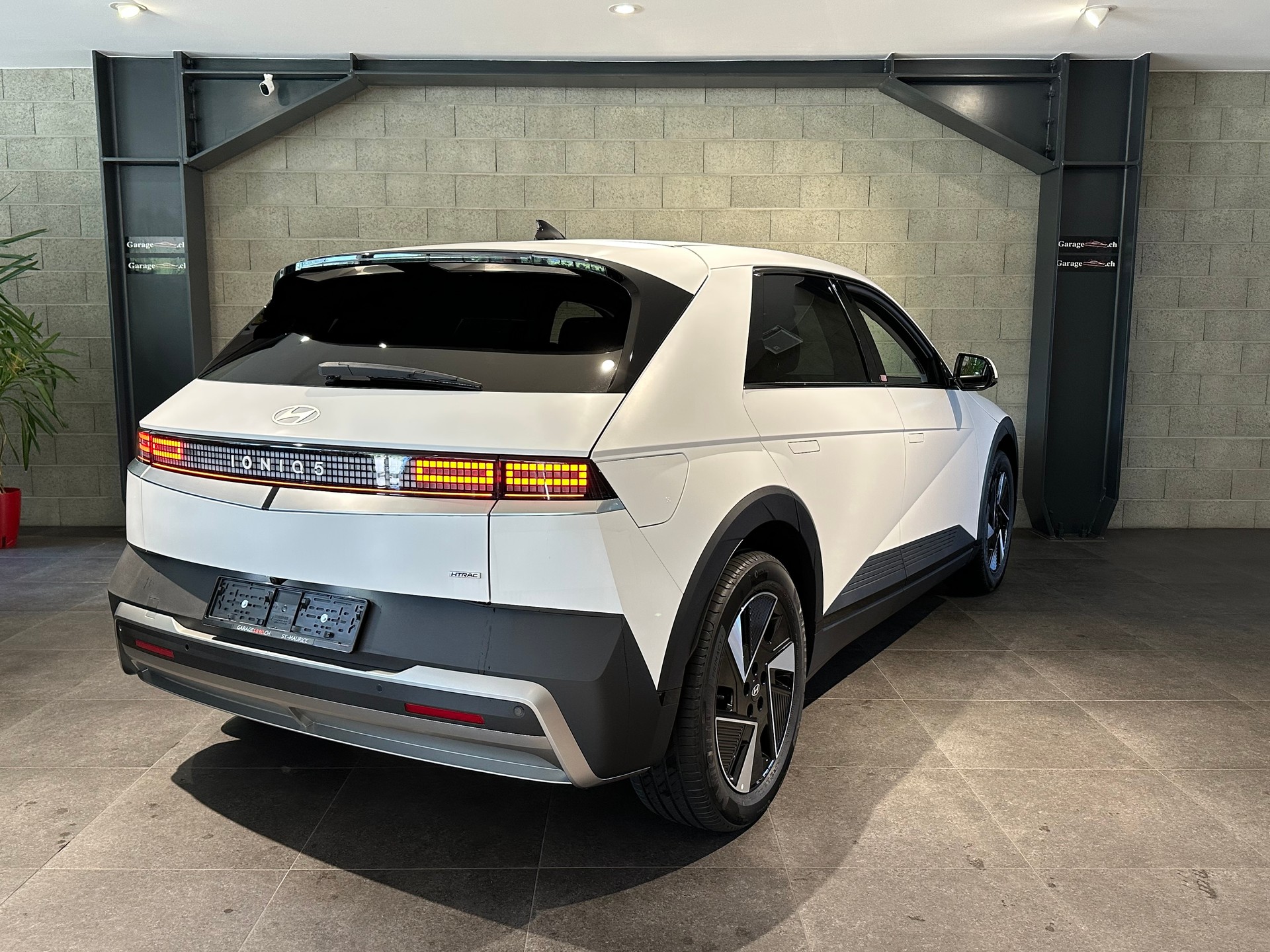 HYUNDAI Ioniq 5 Amplia 84kWh 4WD-image-4