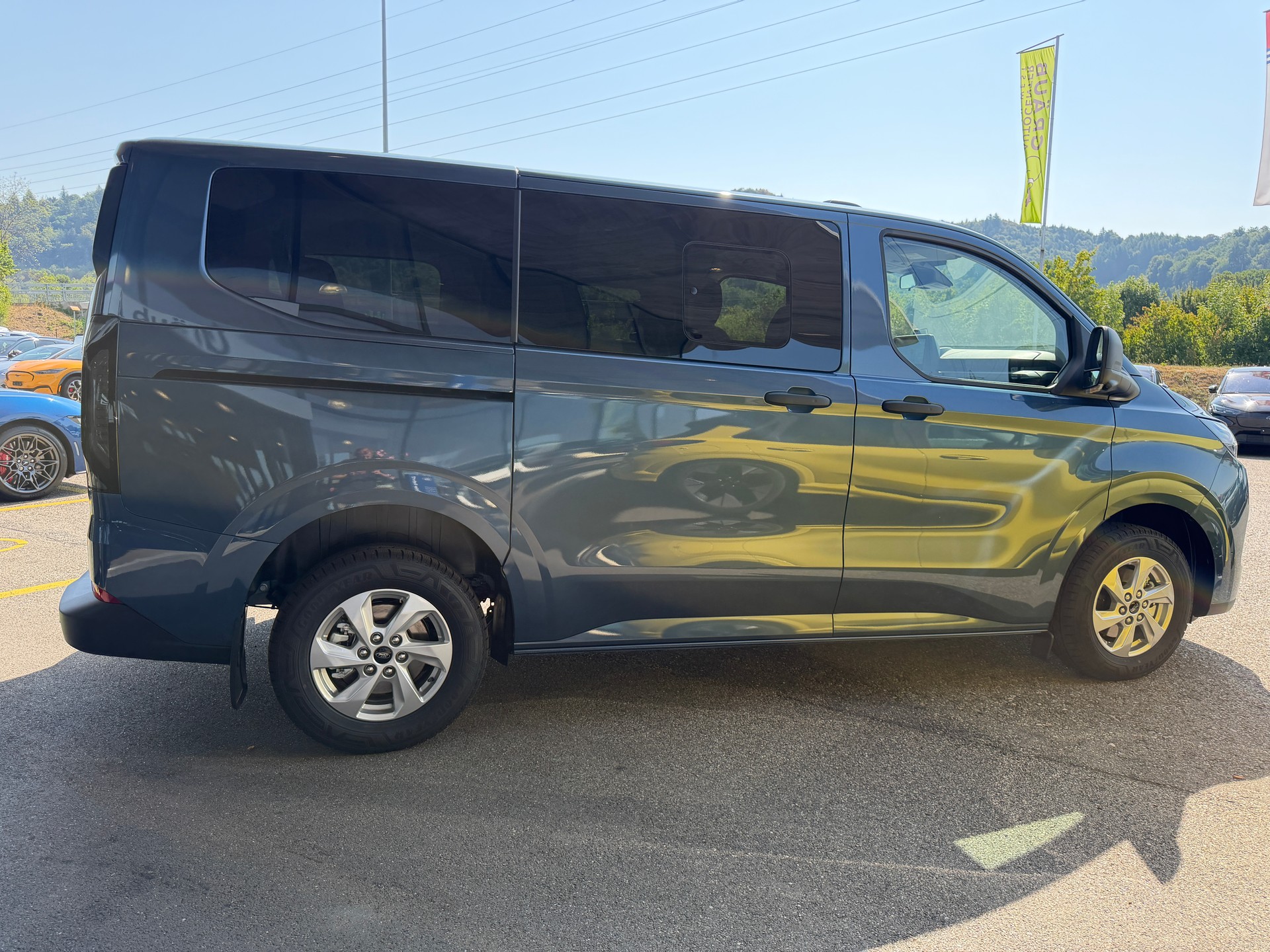 FORD Transit Custom Combi PHEV 320 L1H1 Trend Automat-image-6