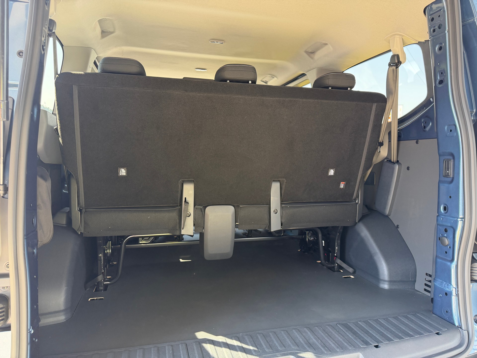 FORD Transit Custom Combi PHEV 320 L1H1 Trend Automat-image-11