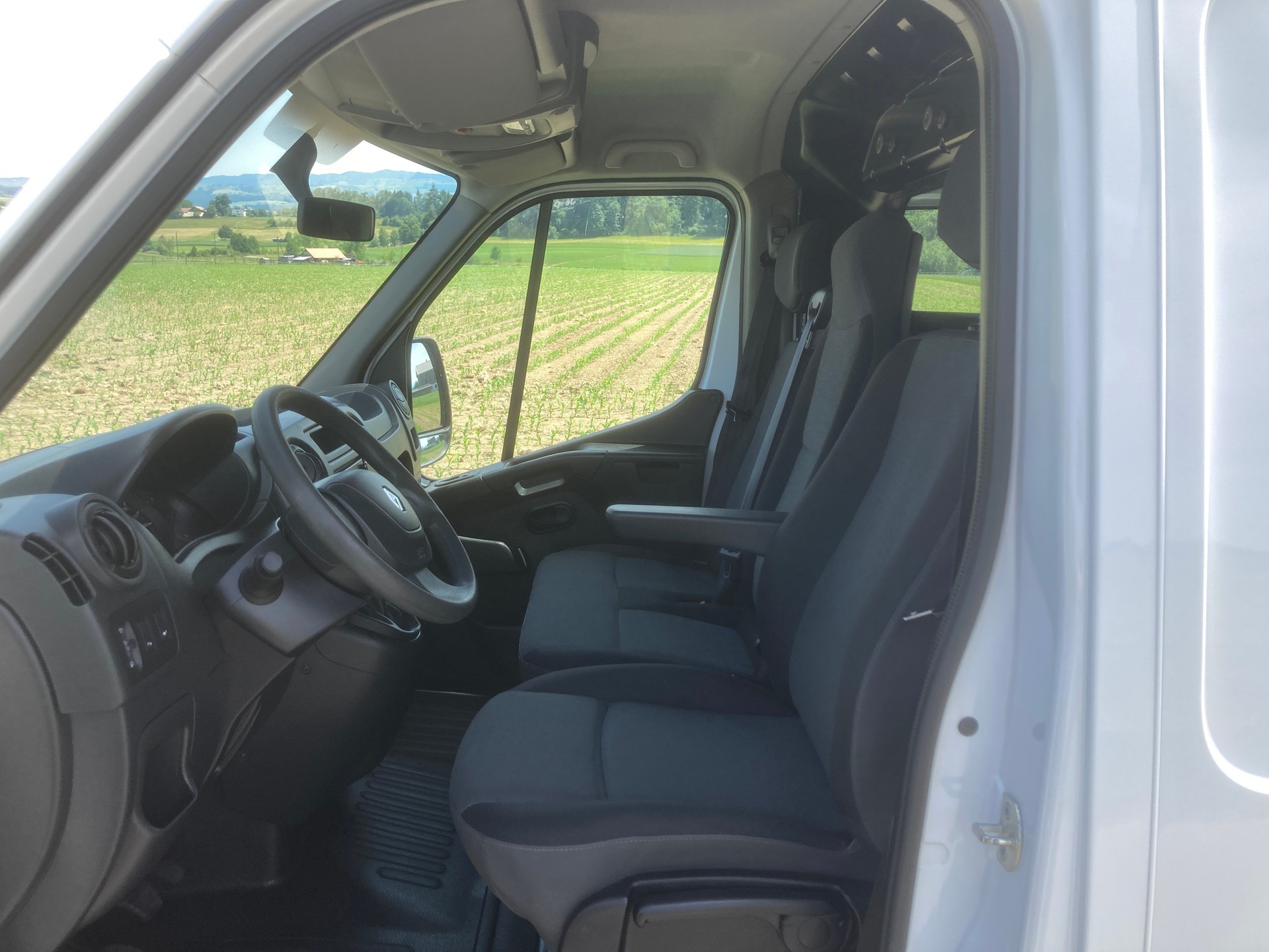 RENAULT Master T33 2.3dCi 110 L1H2-image-7