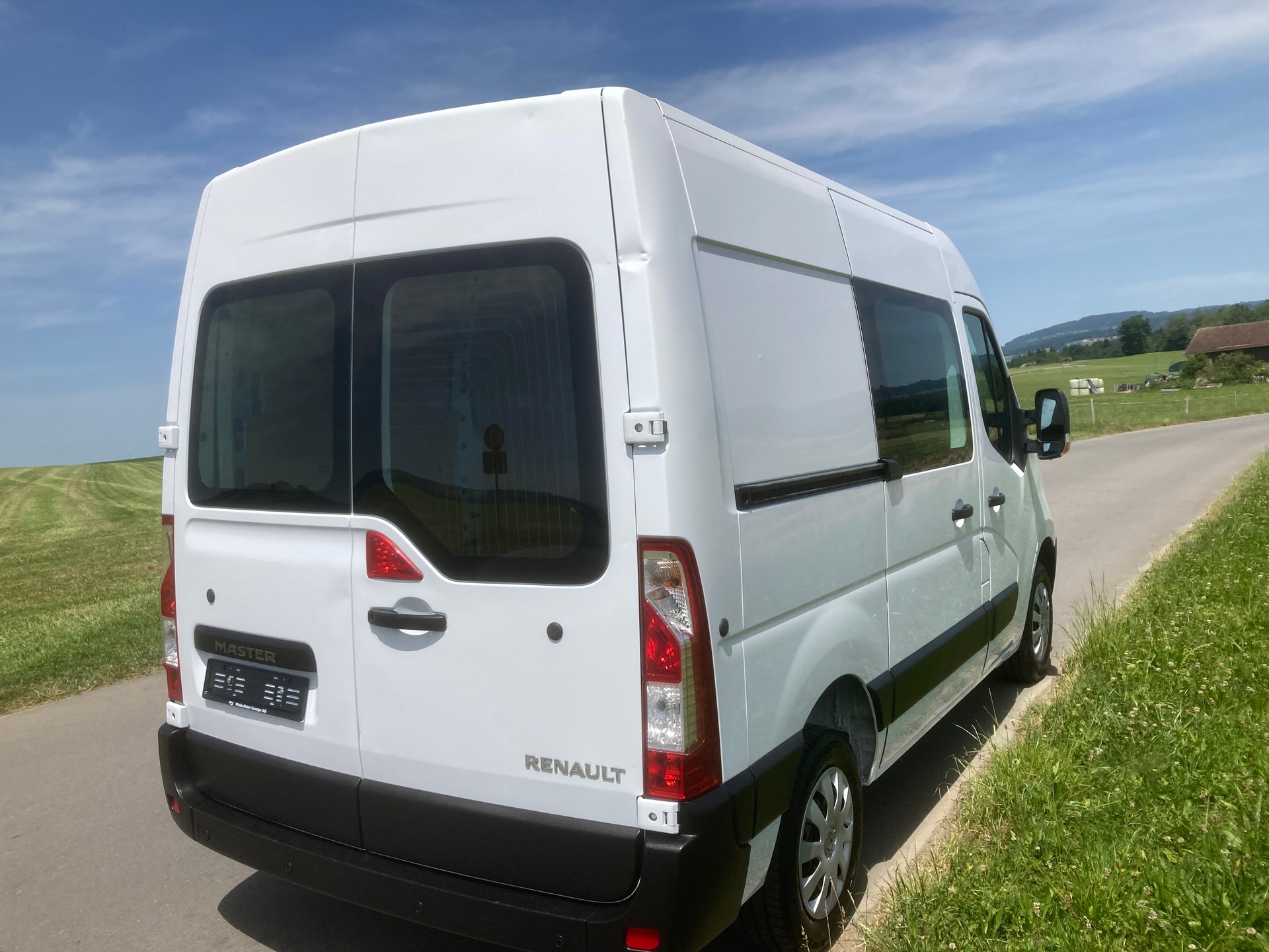 RENAULT Master T33 2.3dCi 110 L1H2-image-2