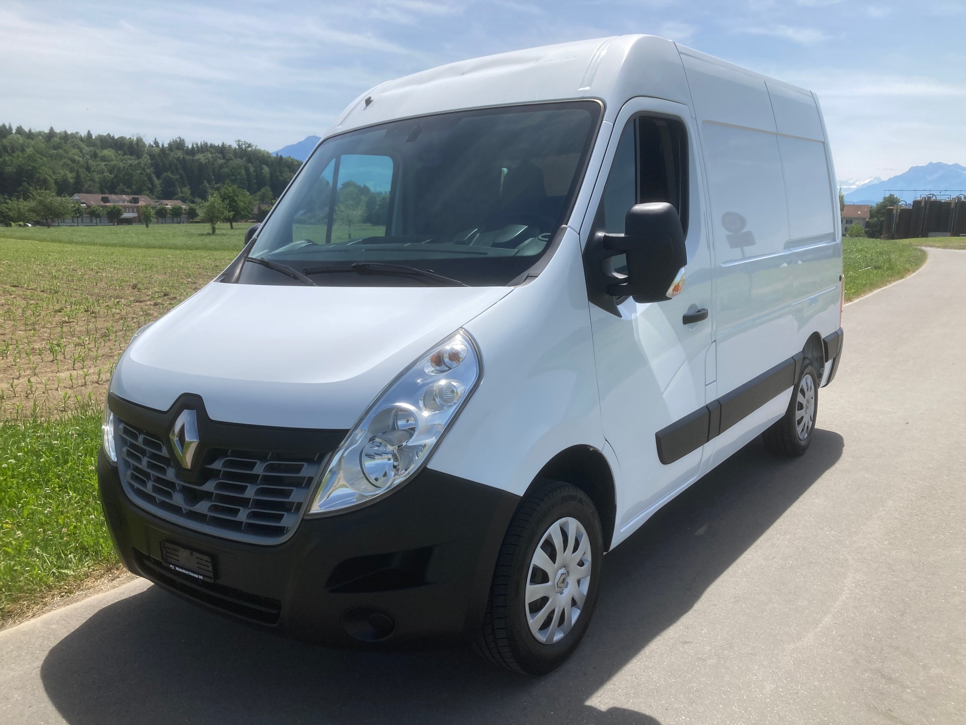 RENAULT Master T33 2.3dCi 110 L1H2-image-0