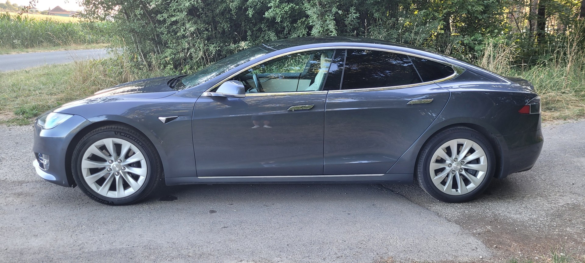 TESLA Long Range-image-1