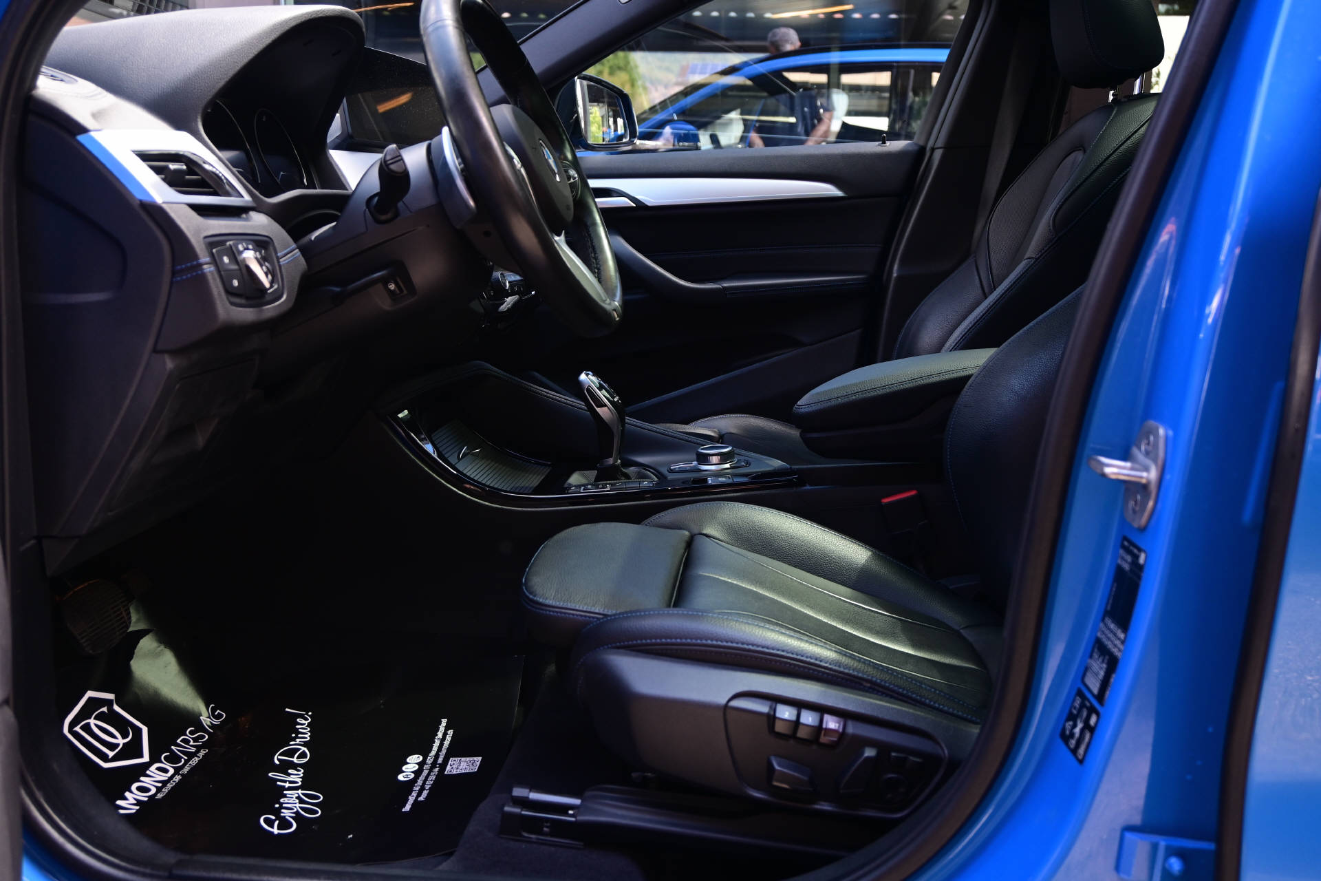 BMW X2 25d xDrive *M-Sport*Pano*Misano Blau*-image-10