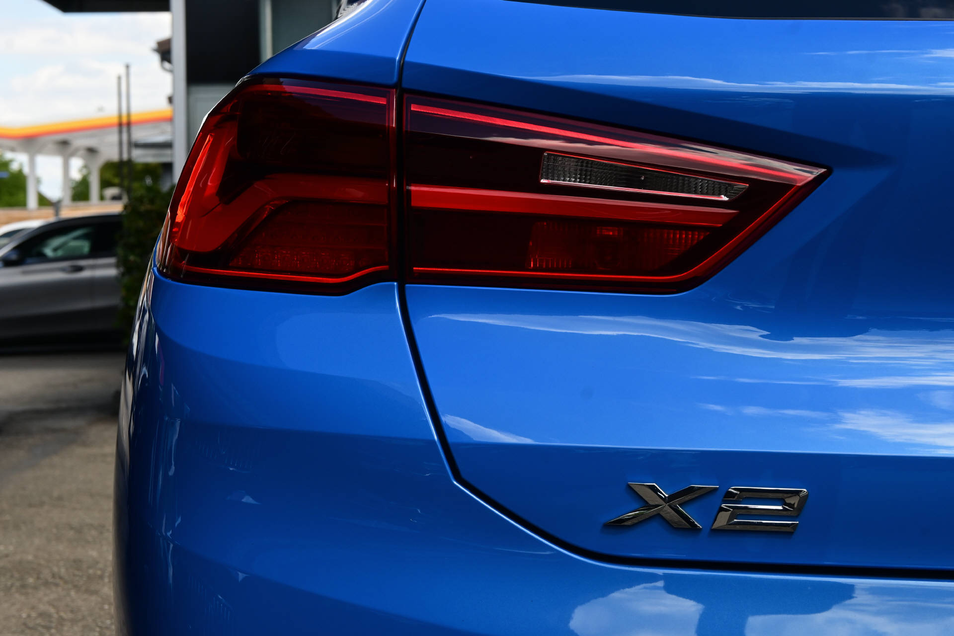 BMW X2 25d xDrive *M-Sport*Pano*Misano Blau*-image-8