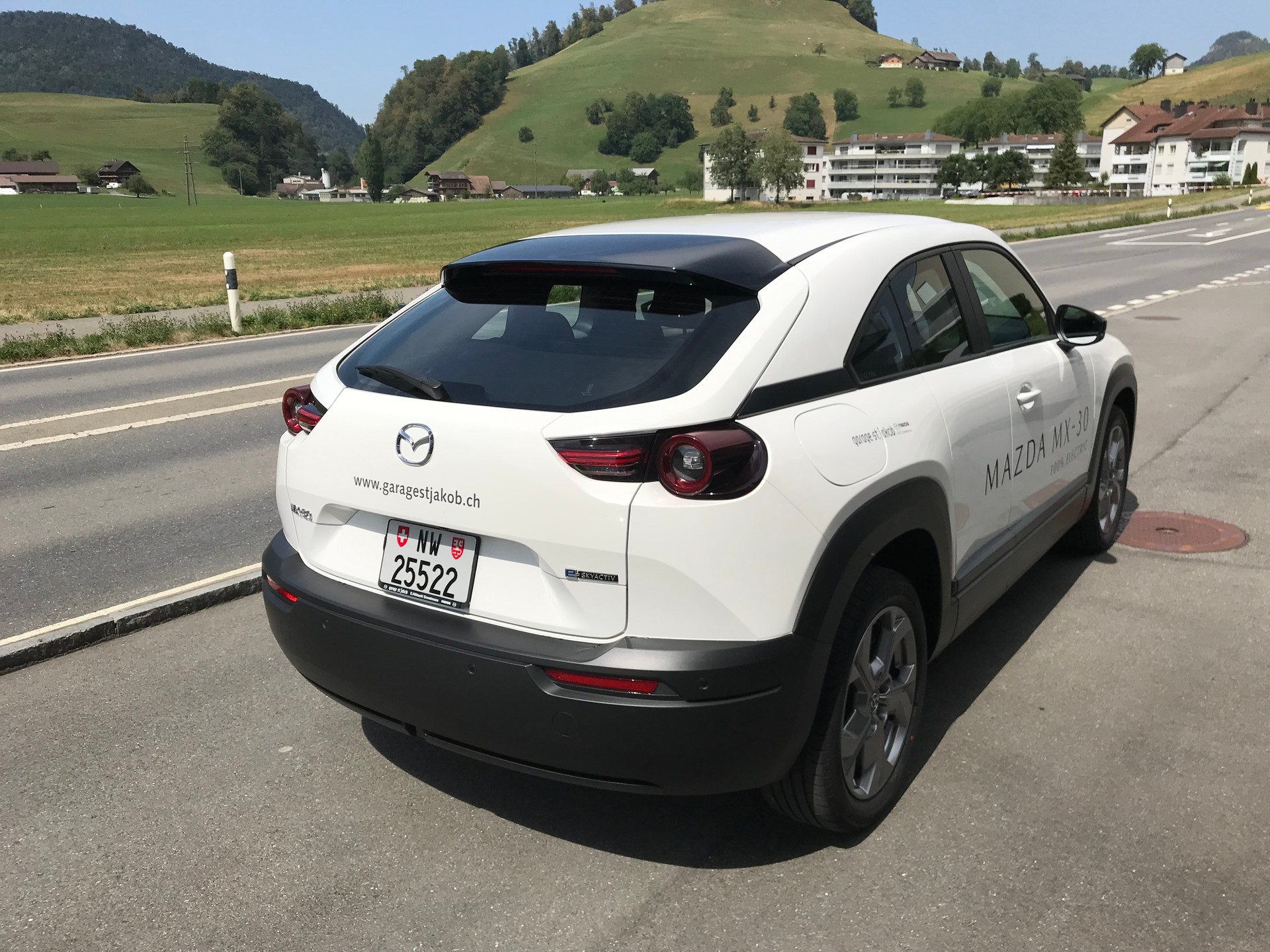 MAZDA MX-30 e-Skyactiv Ambition Plus-image-2
