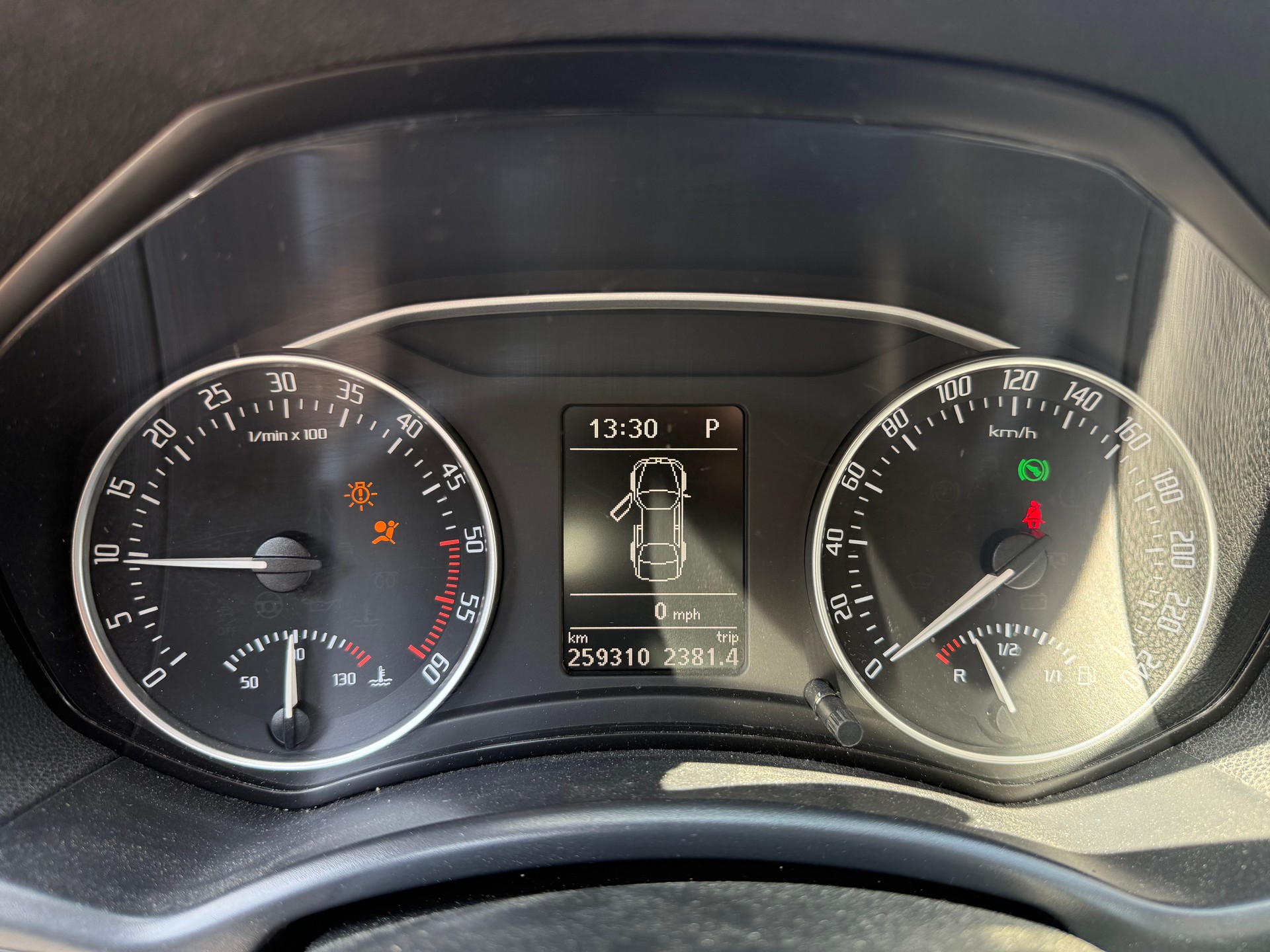 SKODA Octavia Combi 2.0 TDI Ambiente DSG-image-14