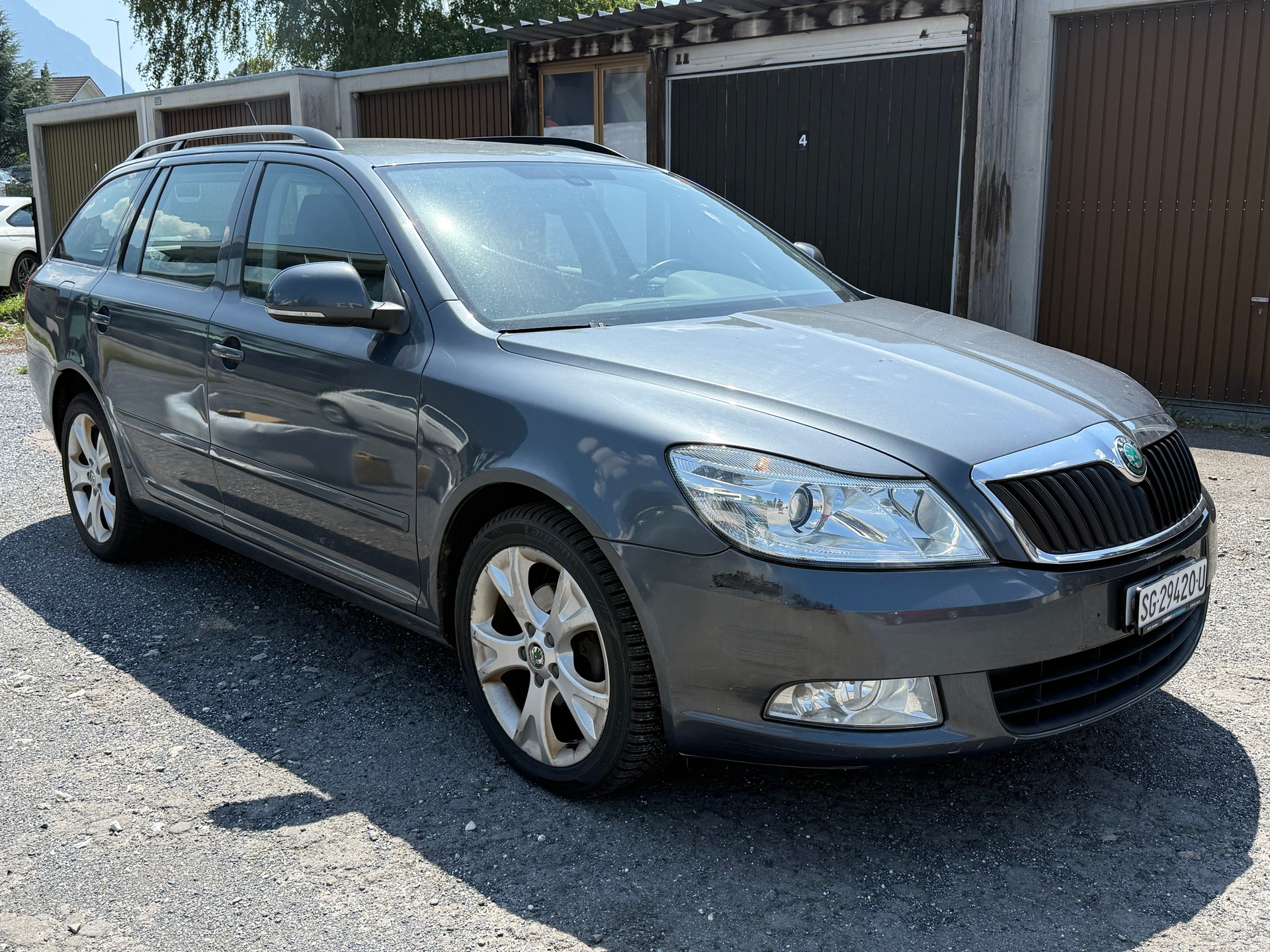 SKODA Octavia Combi 2.0 TDI Ambiente DSG-image-0