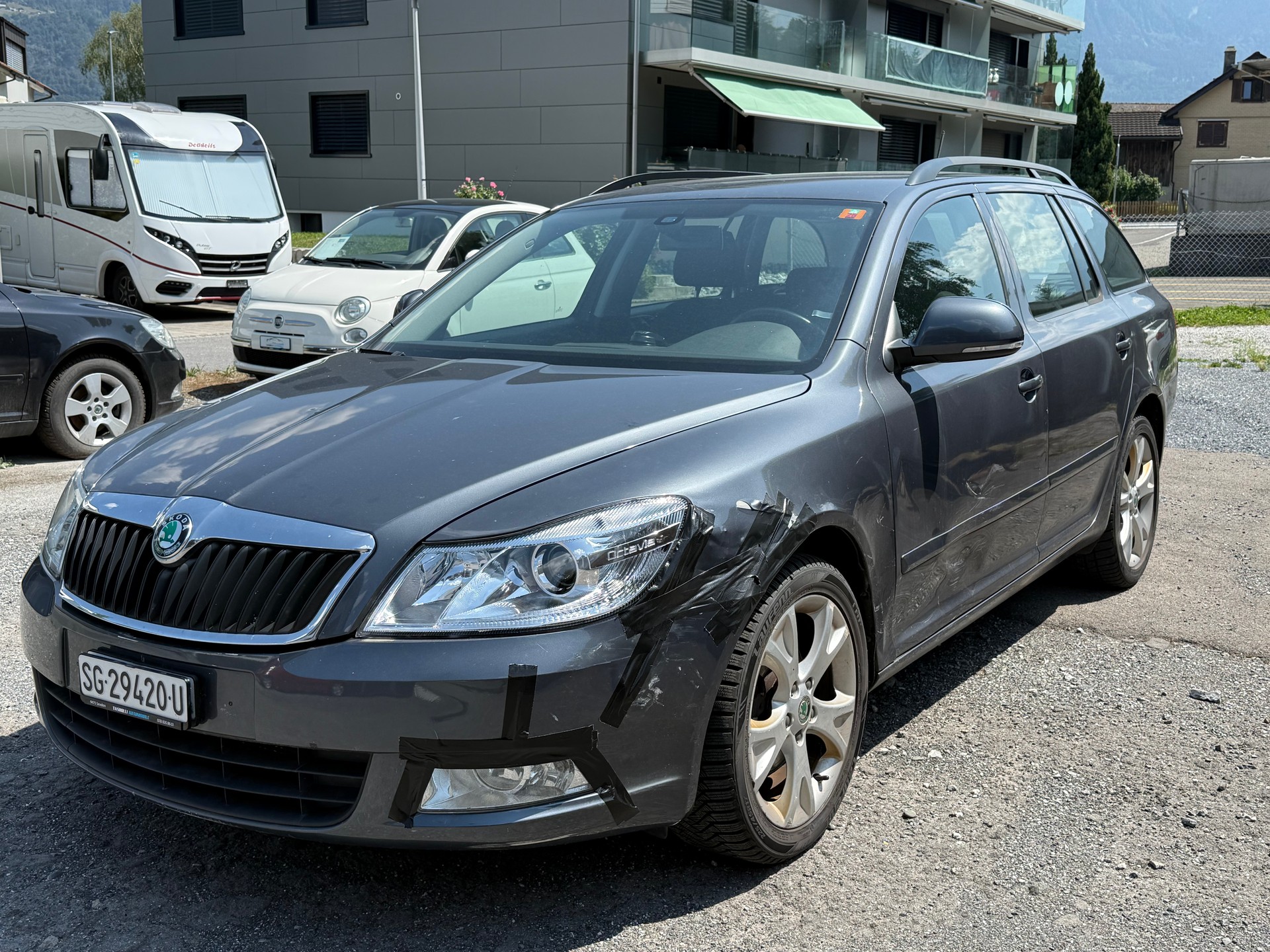SKODA Octavia Combi 2.0 TDI Ambiente DSG-image-2