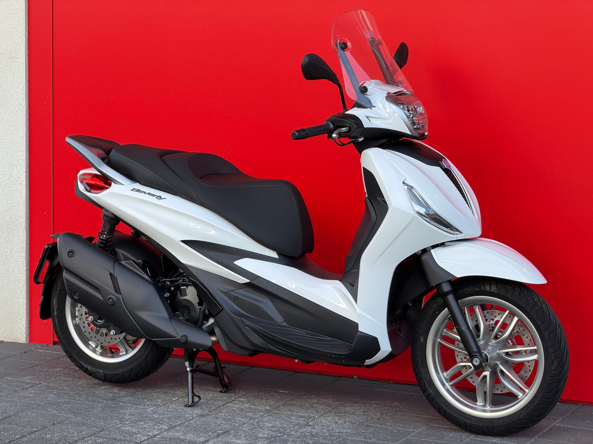 PIAGGIO Beverly 400 E5+-showroom-element-3