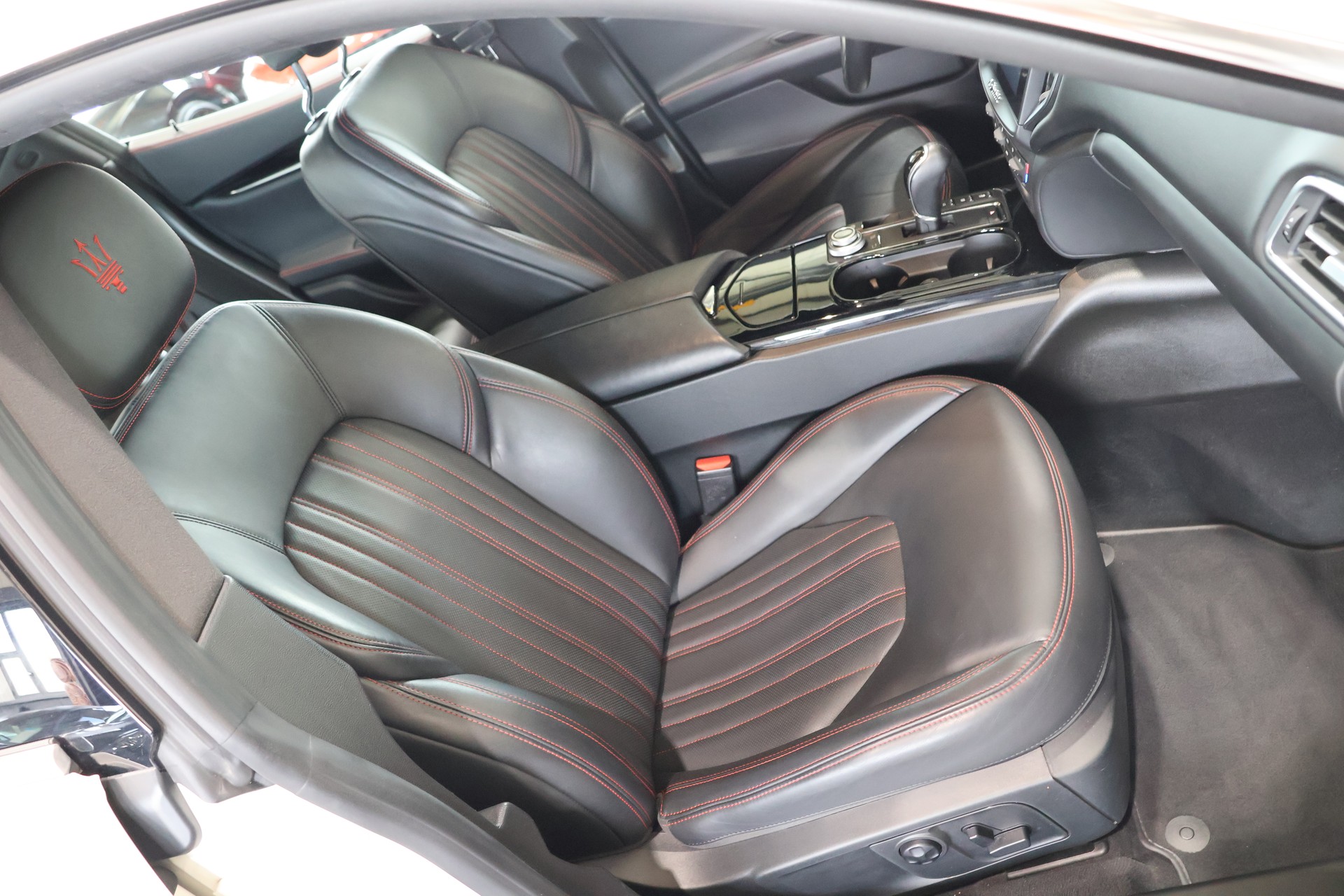 MASERATI Ghibli S Q4 3.0 V6 GranLusso Automatica-image-13