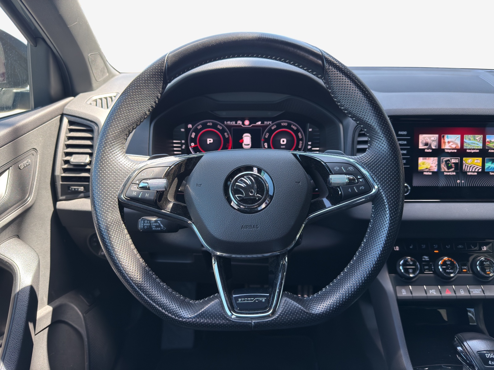 SKODA Karoq 2.0 TSI SportLine 4x4 DSG-image-9