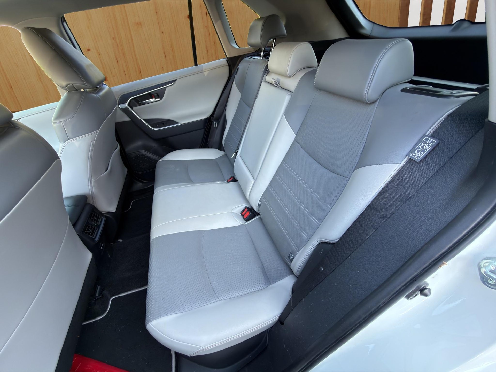 TOYOTA RAV4 2.5 HEV Premium-image-11
