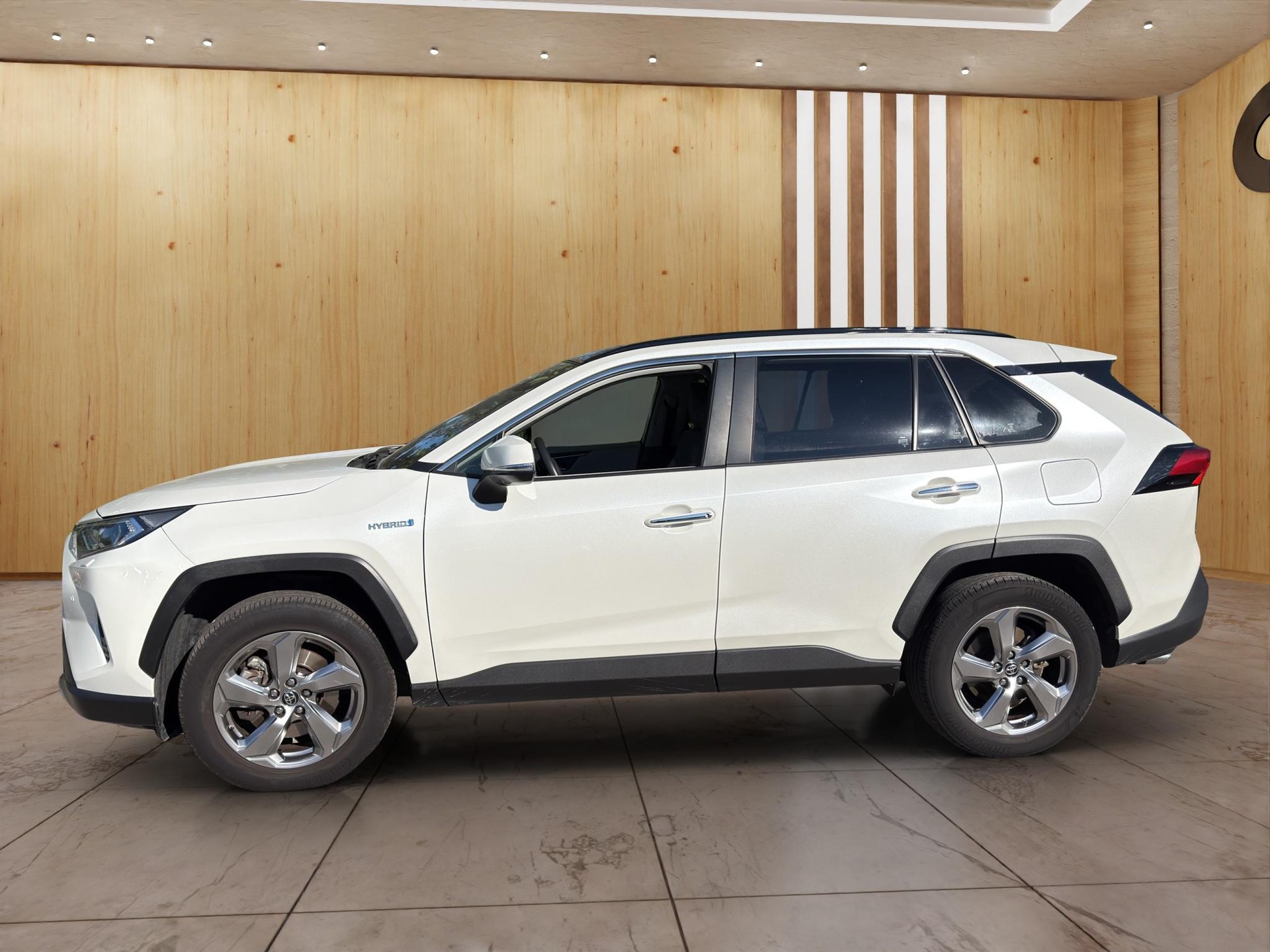 TOYOTA RAV4 2.5 HEV Premium-image-2