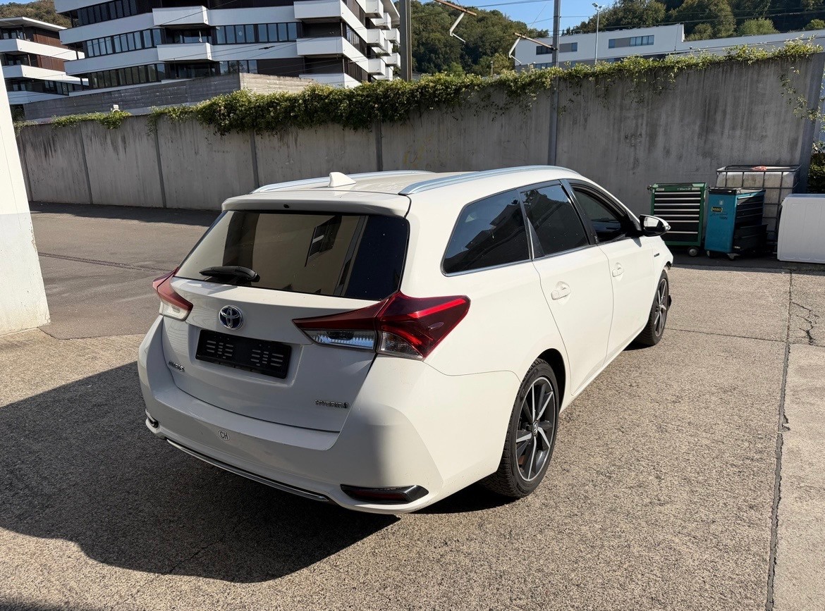 TOYOTA Auris Touring Sports 1.8 HSD Trend e-CVT-image-4