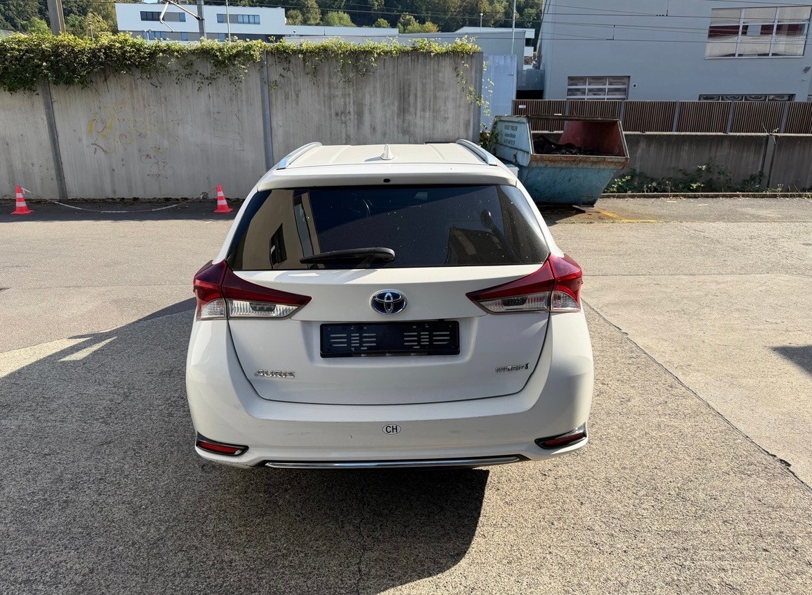TOYOTA Auris Touring Sports 1.8 HSD Trend e-CVT-image-3