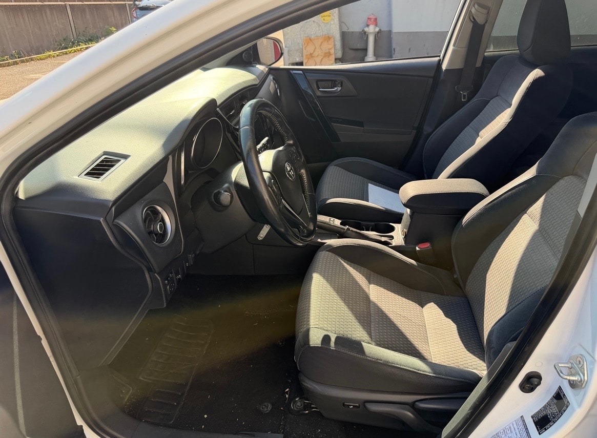 TOYOTA Auris Touring Sports 1.8 HSD Trend e-CVT-image-9