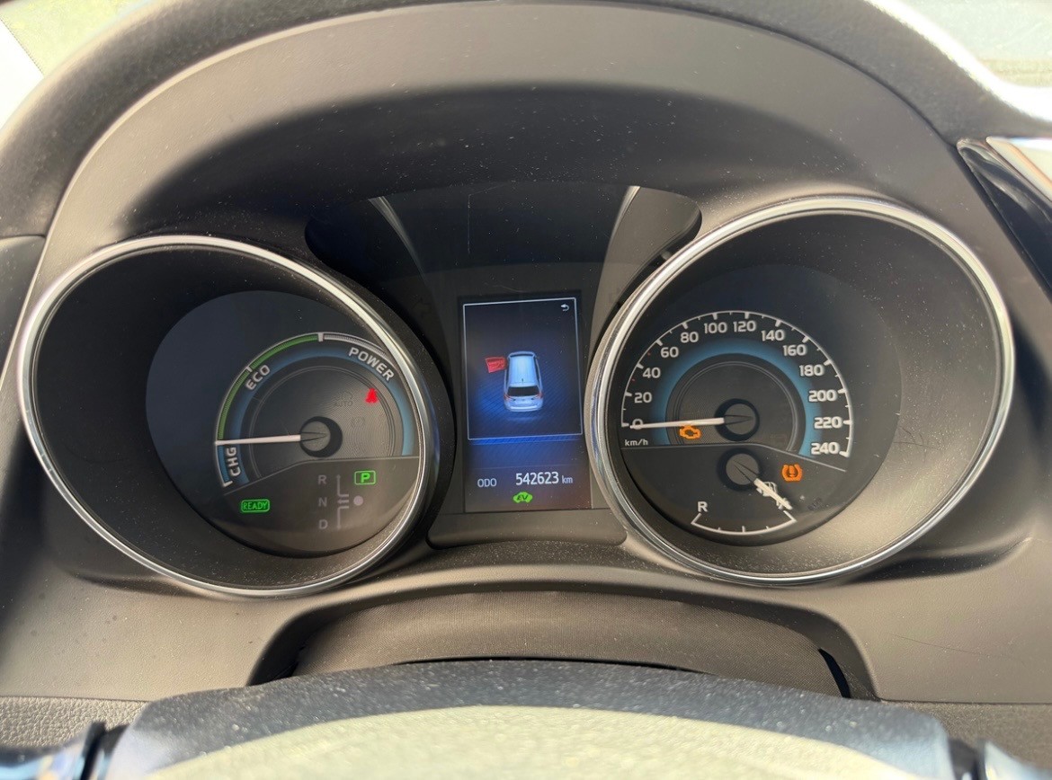 TOYOTA Auris Touring Sports 1.8 HSD Trend e-CVT-image-10